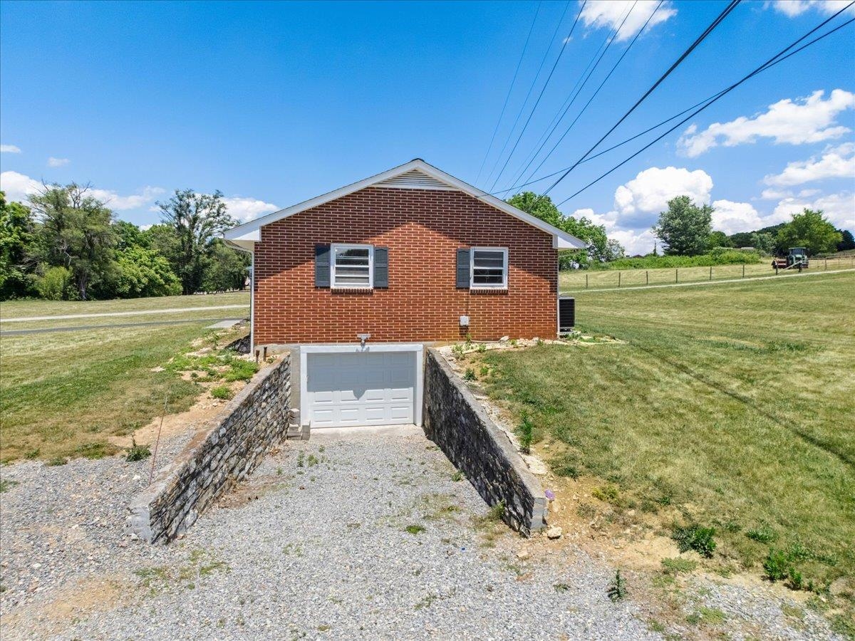 5662 Old Route 11 Road Dublin VA 24084