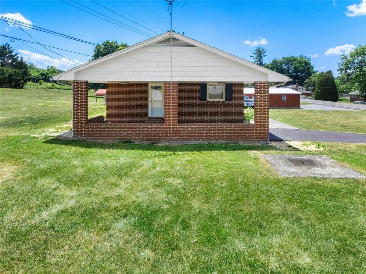 5662 Old Route 11 Road Dublin VA 24084