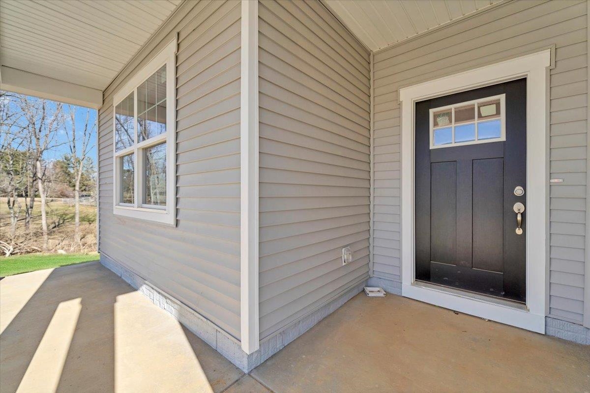 7380 King's Pointe Drive Fairlawn VA 24141