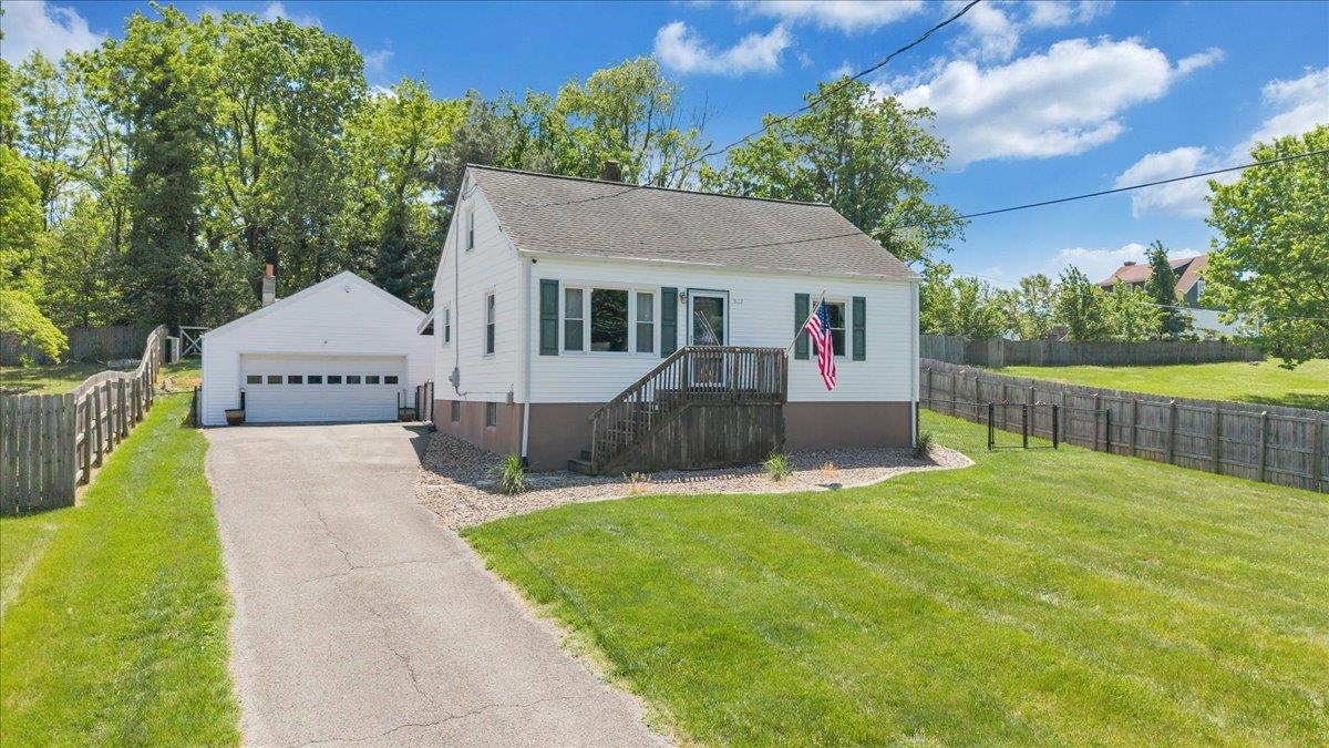 5112 Oak Grove Boulevard NW Roanoke VA 24017