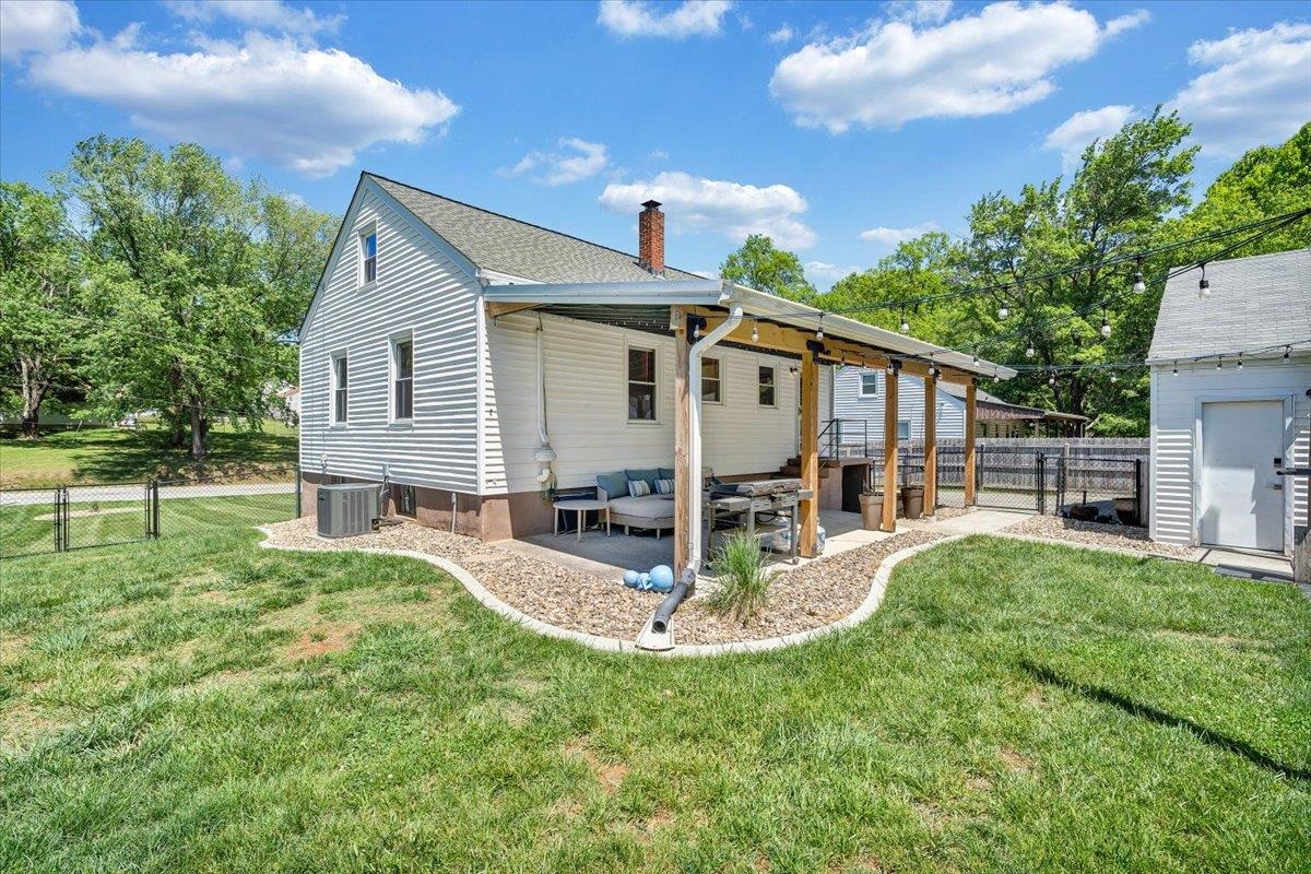 5112 Oak Grove Boulevard NW Roanoke VA 24017