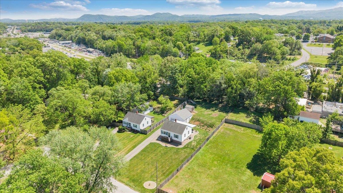 5112 Oak Grove Boulevard NW Roanoke VA 24017