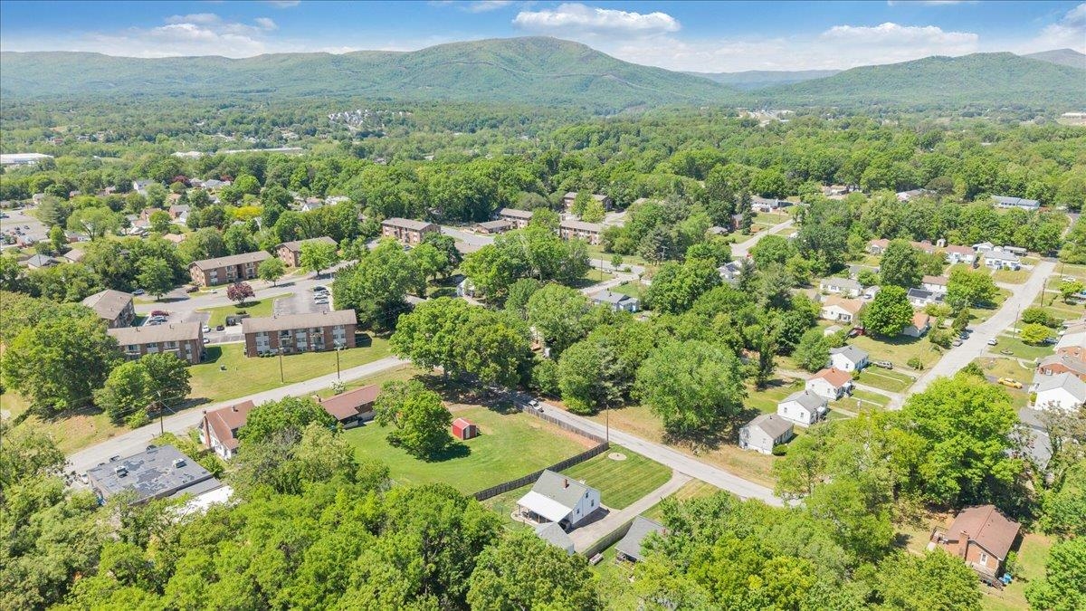 5112 Oak Grove Boulevard NW Roanoke VA 24017