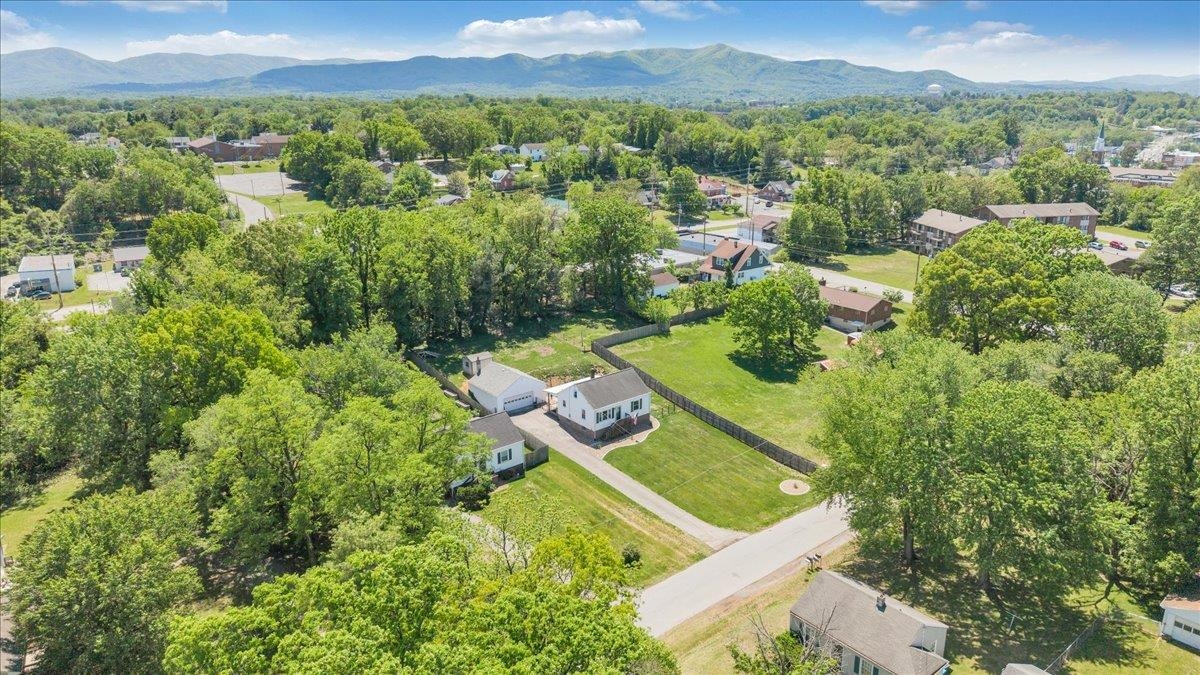 5112 Oak Grove Boulevard NW Roanoke VA 24017