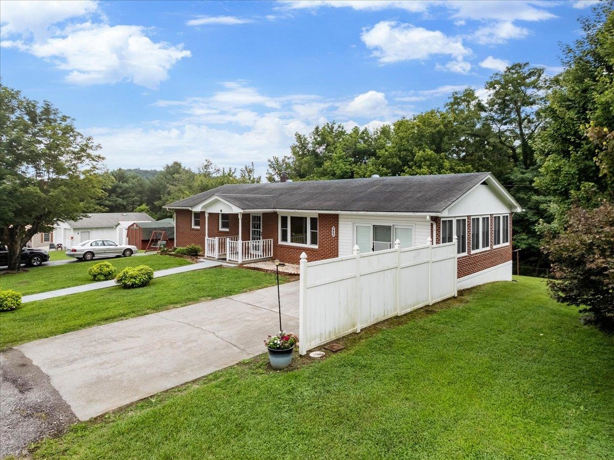 615 Circle Drive Pembroke VA 24136
