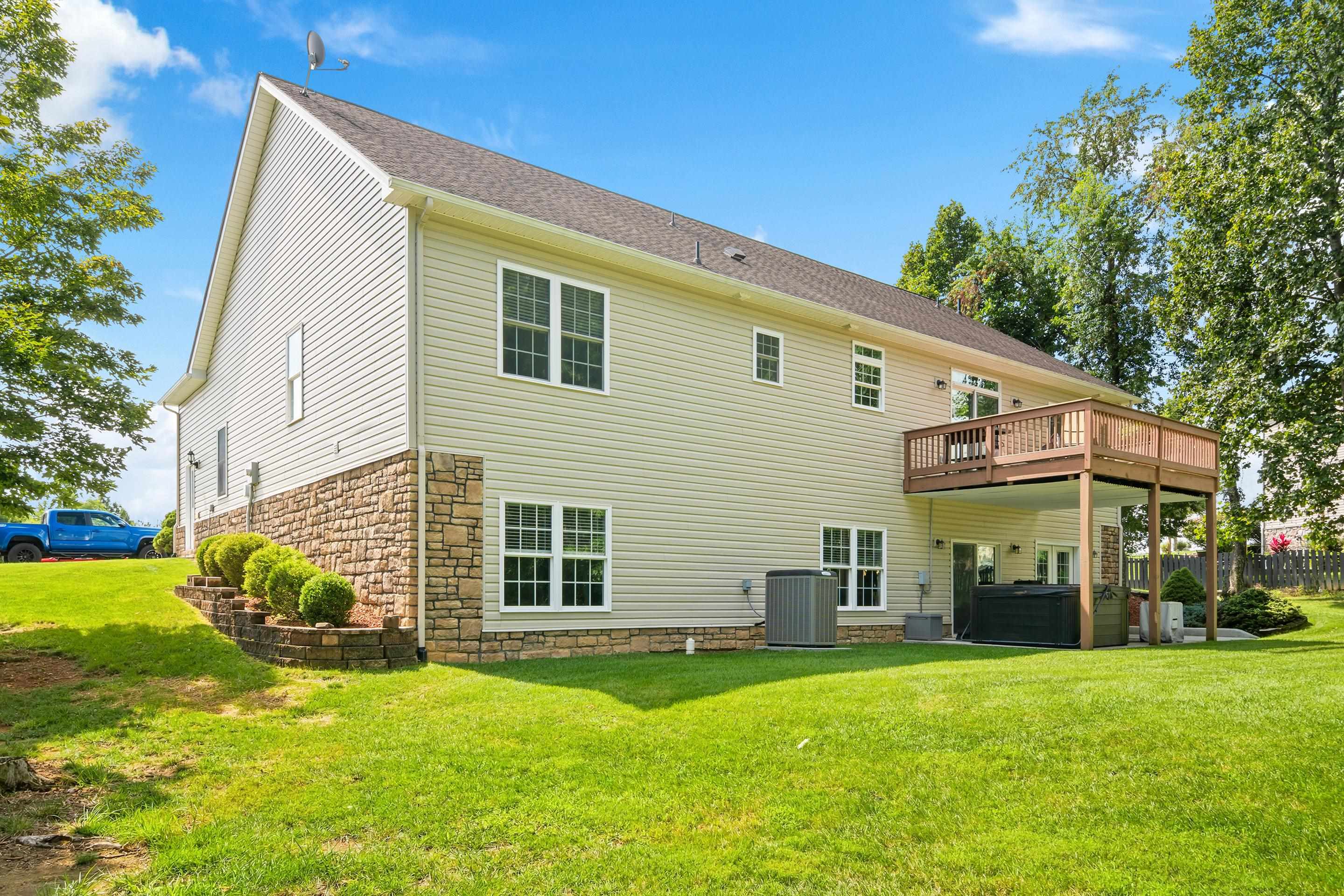 925 Brooklyn Avenue Christiansburg VA 24073