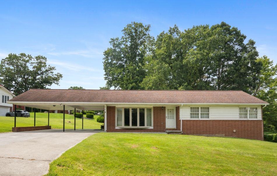 914 Woodland Road Rich Creek VA 24147