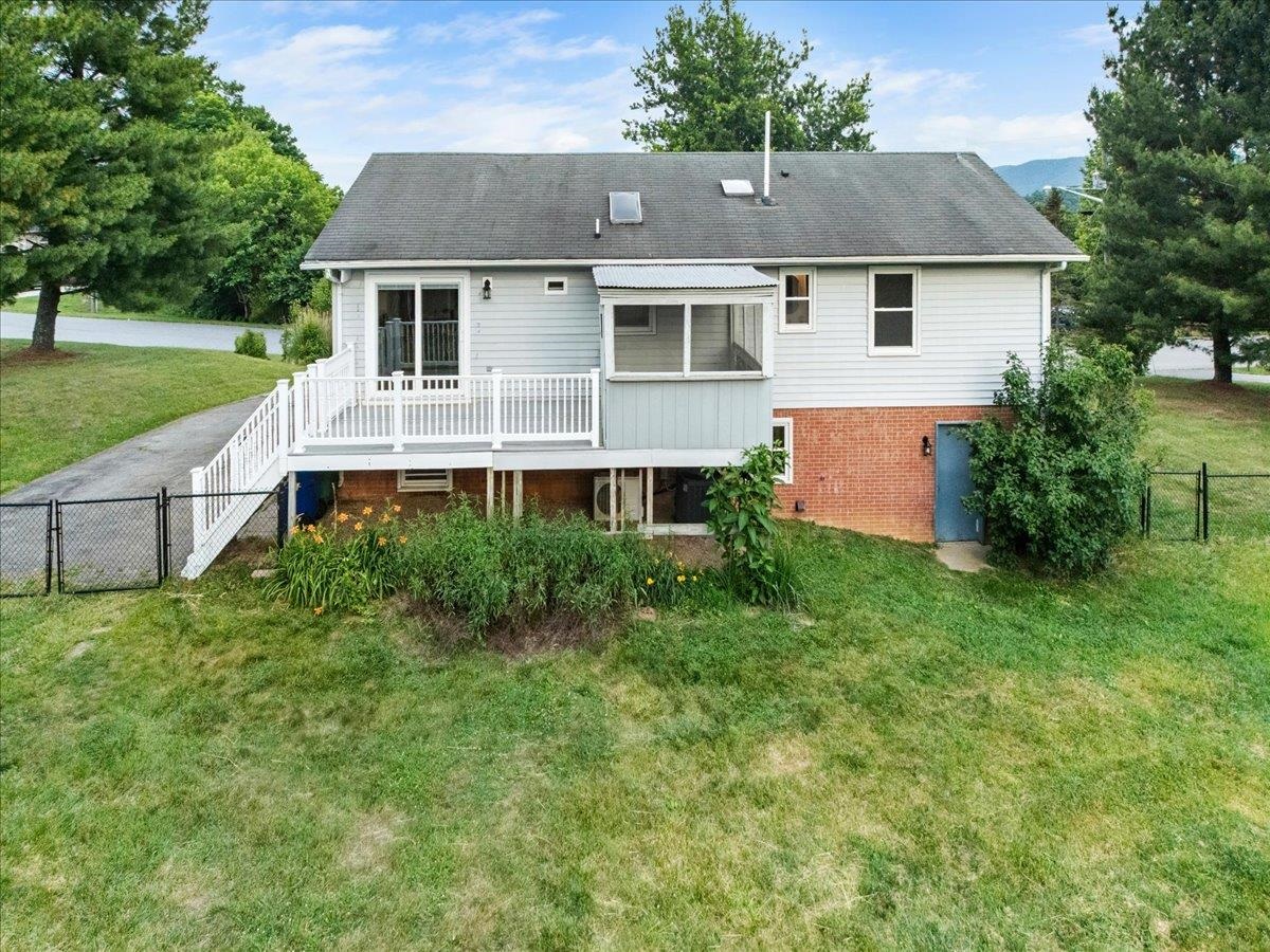 120 SE Howery Street Christiansburg VA 24073