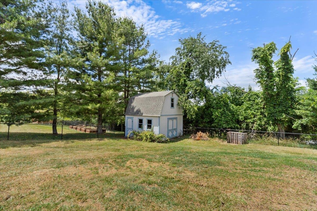 120 SE Howery Street Christiansburg VA 24073