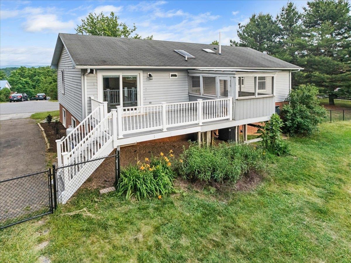120 SE Howery Street Christiansburg VA 24073