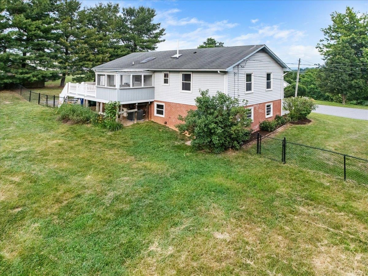 120 SE Howery Street Christiansburg VA 24073