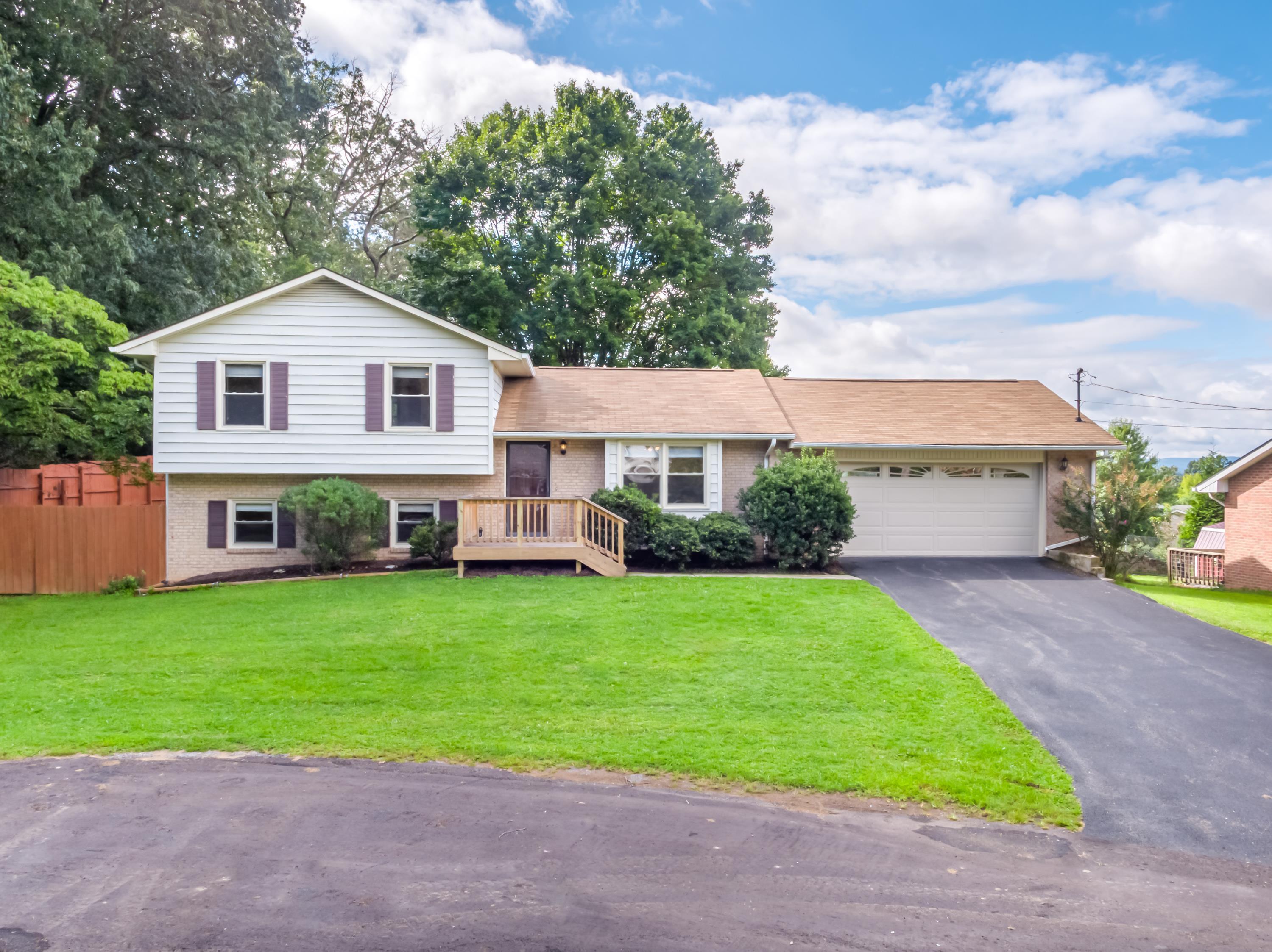 7392 Joyce Way Fairlawn VA 24141