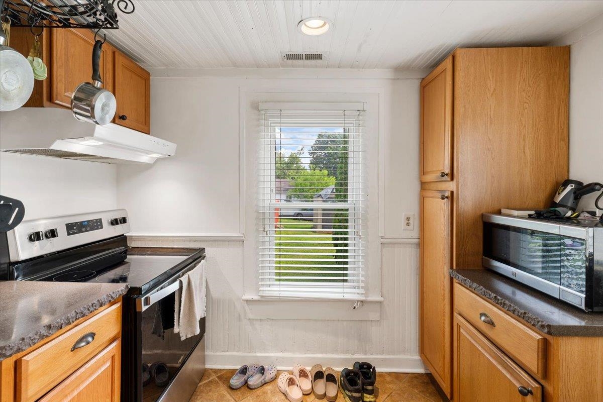 2209 W Main Street Radford VA 24141
