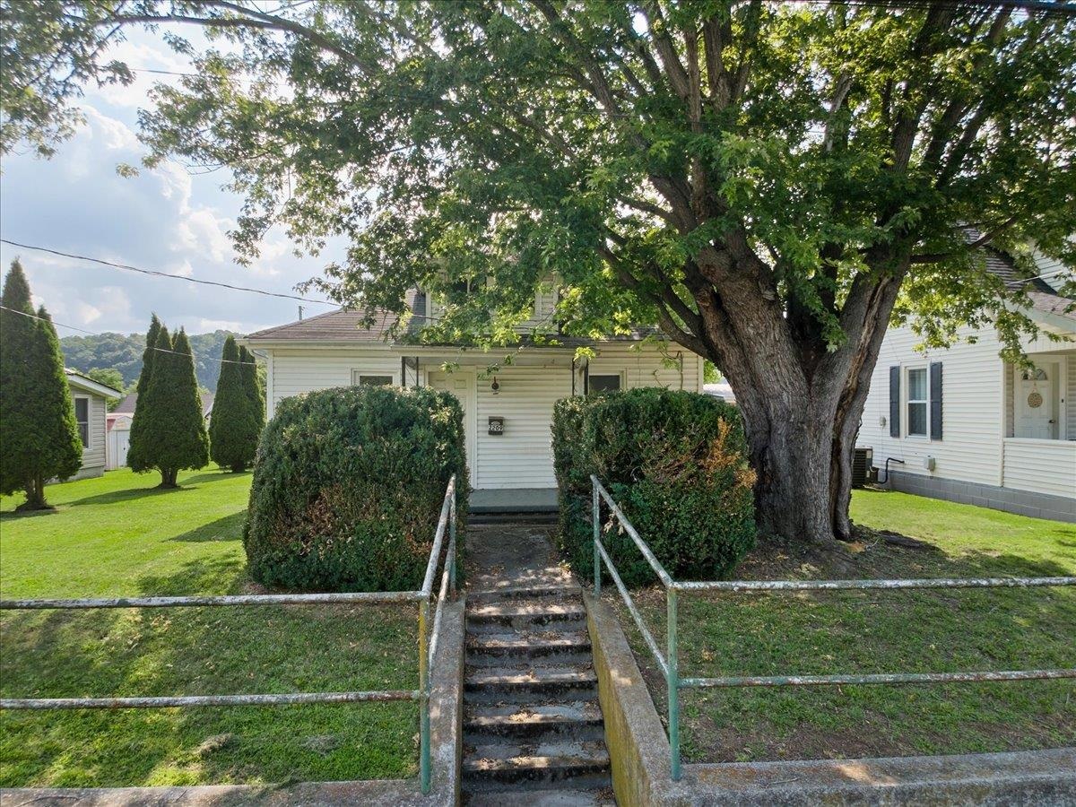 2209 W Main Street Radford VA 24141