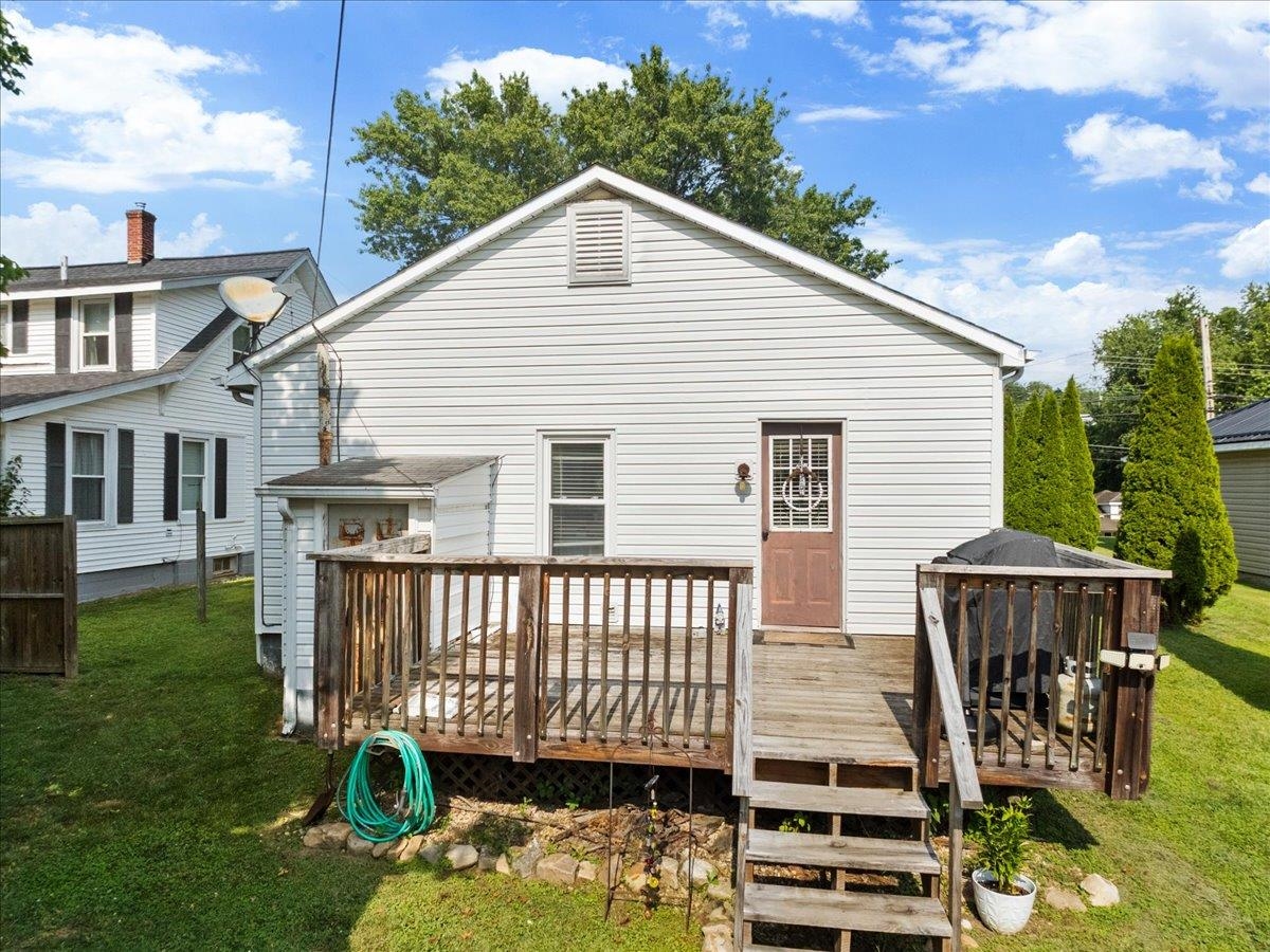 2209 W Main Street Radford VA 24141