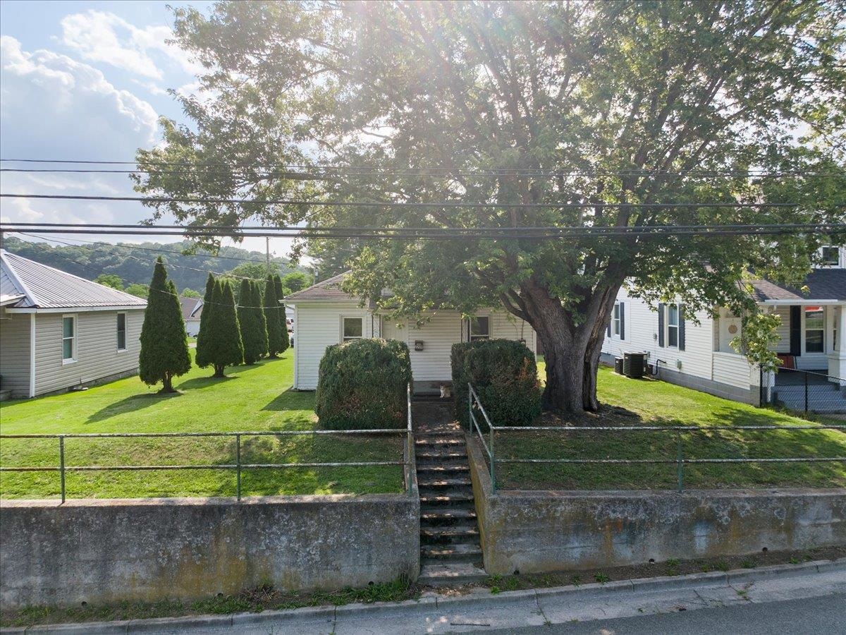 2209 W Main Street Radford VA 24141