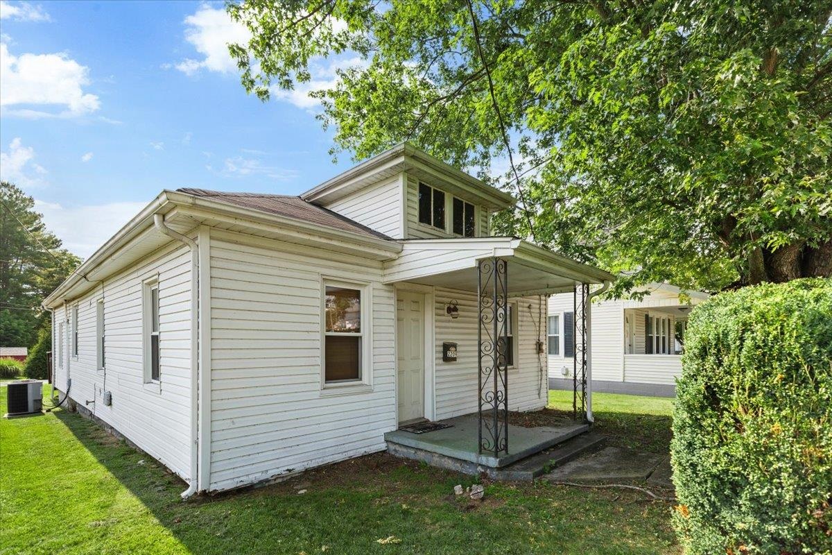 2209 W Main Street Radford VA 24141