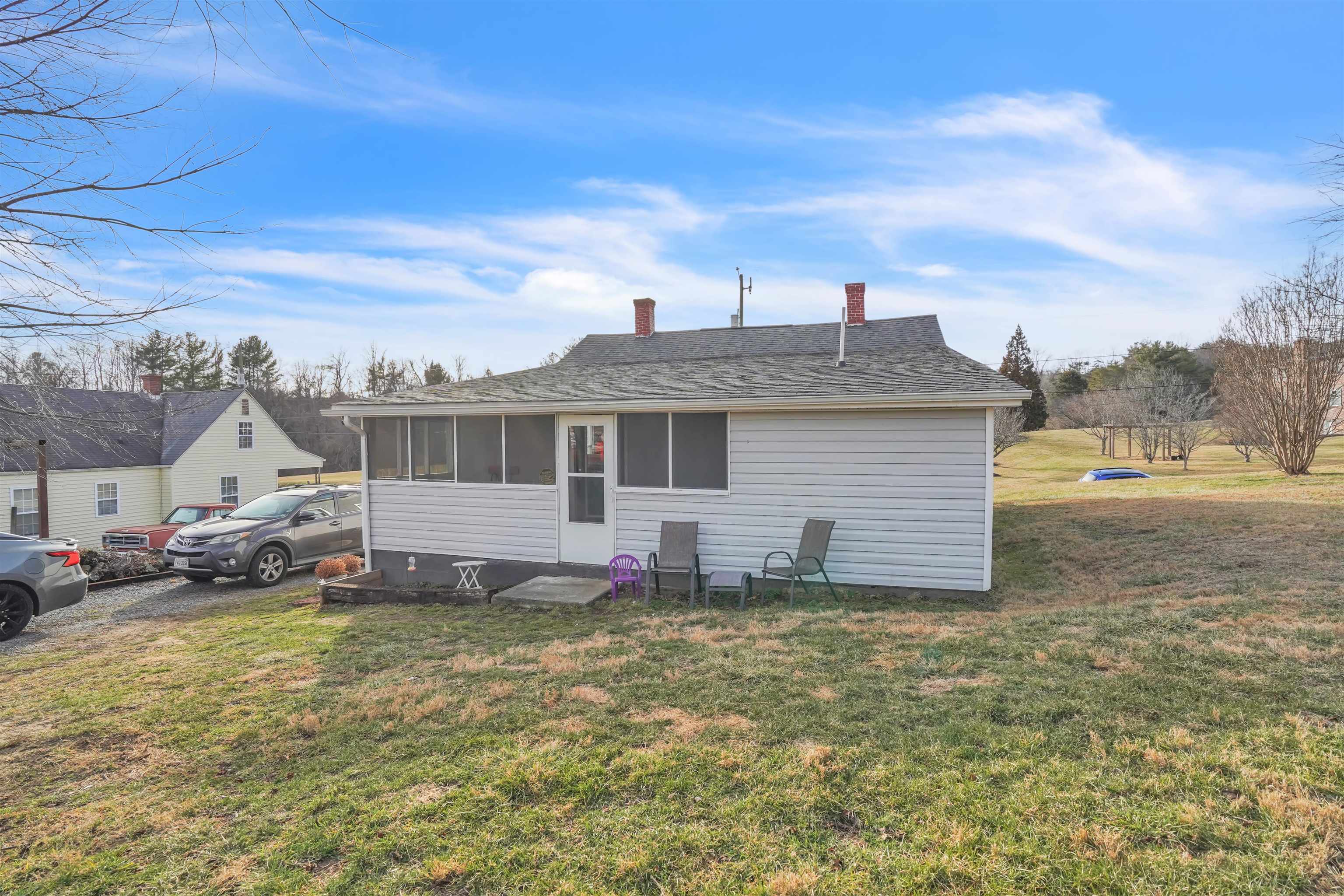 1924 Snider Lane Pulaski VA 24301