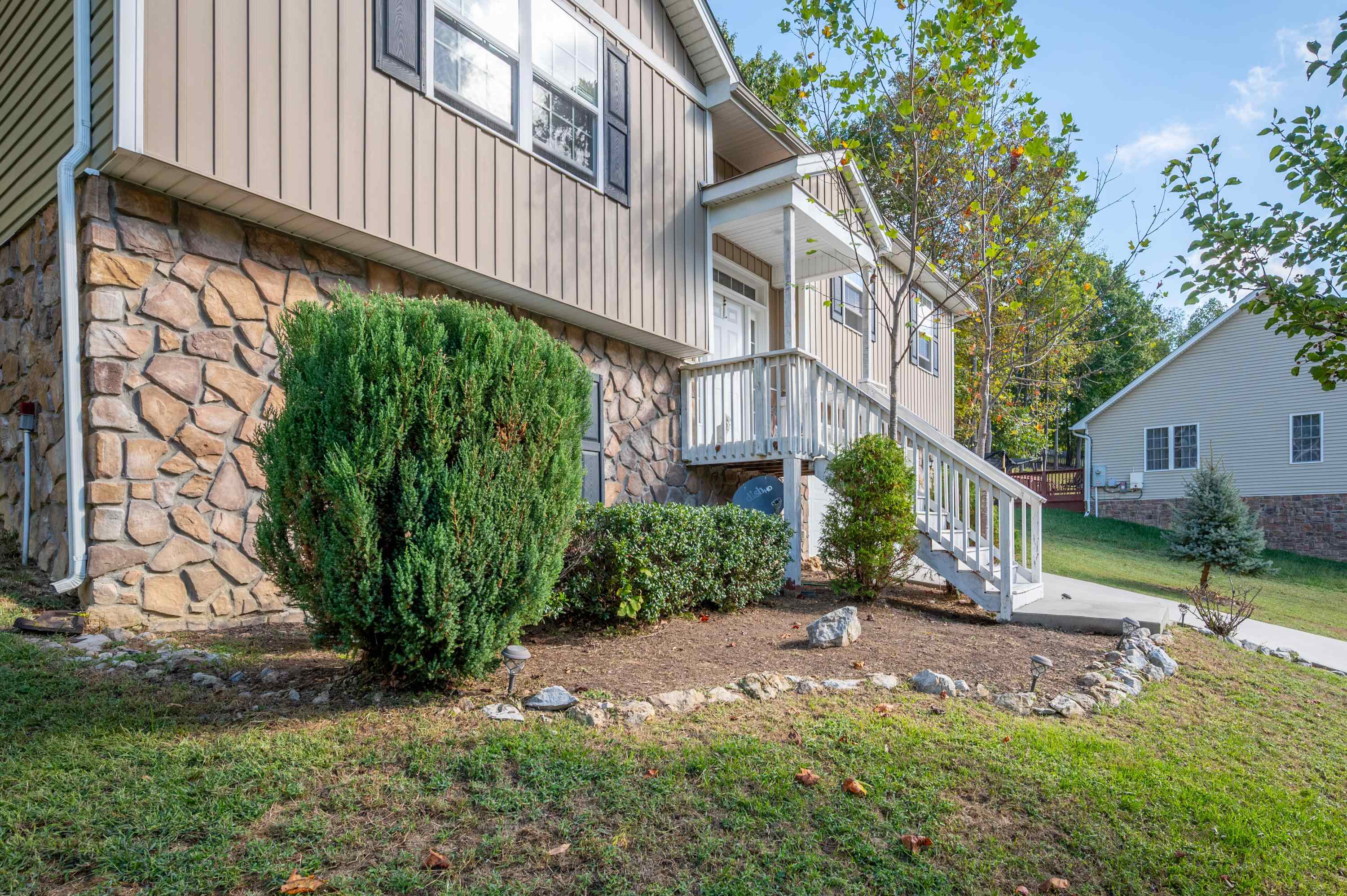 1048 Street Clair Lane Christiansburg VA 24073