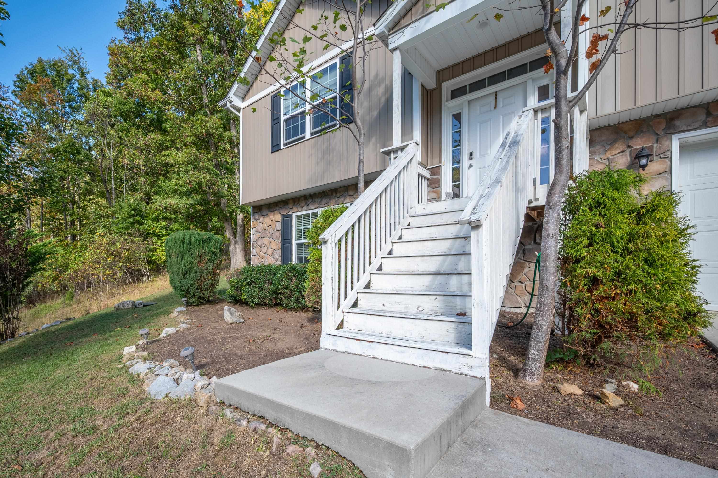 1048 Street Clair Lane Christiansburg VA 24073