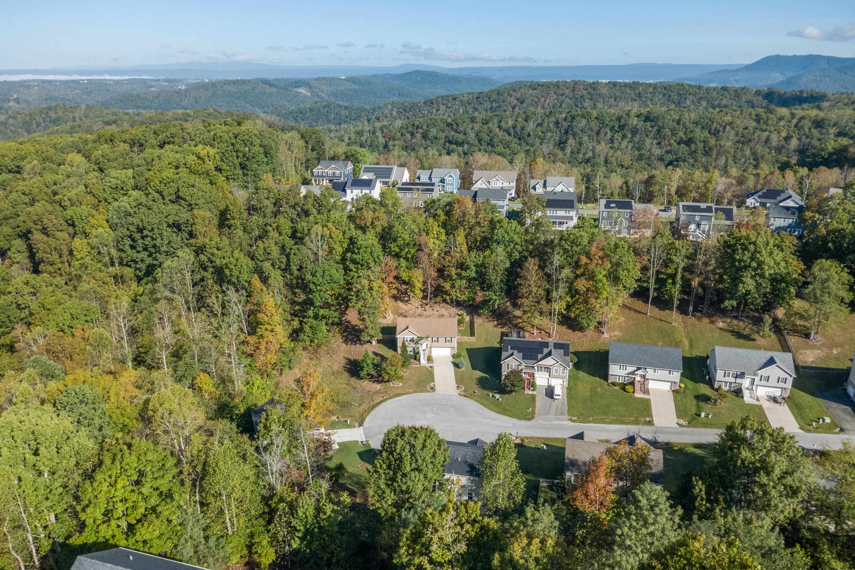 1048 Street Clair Lane Christiansburg VA 24073