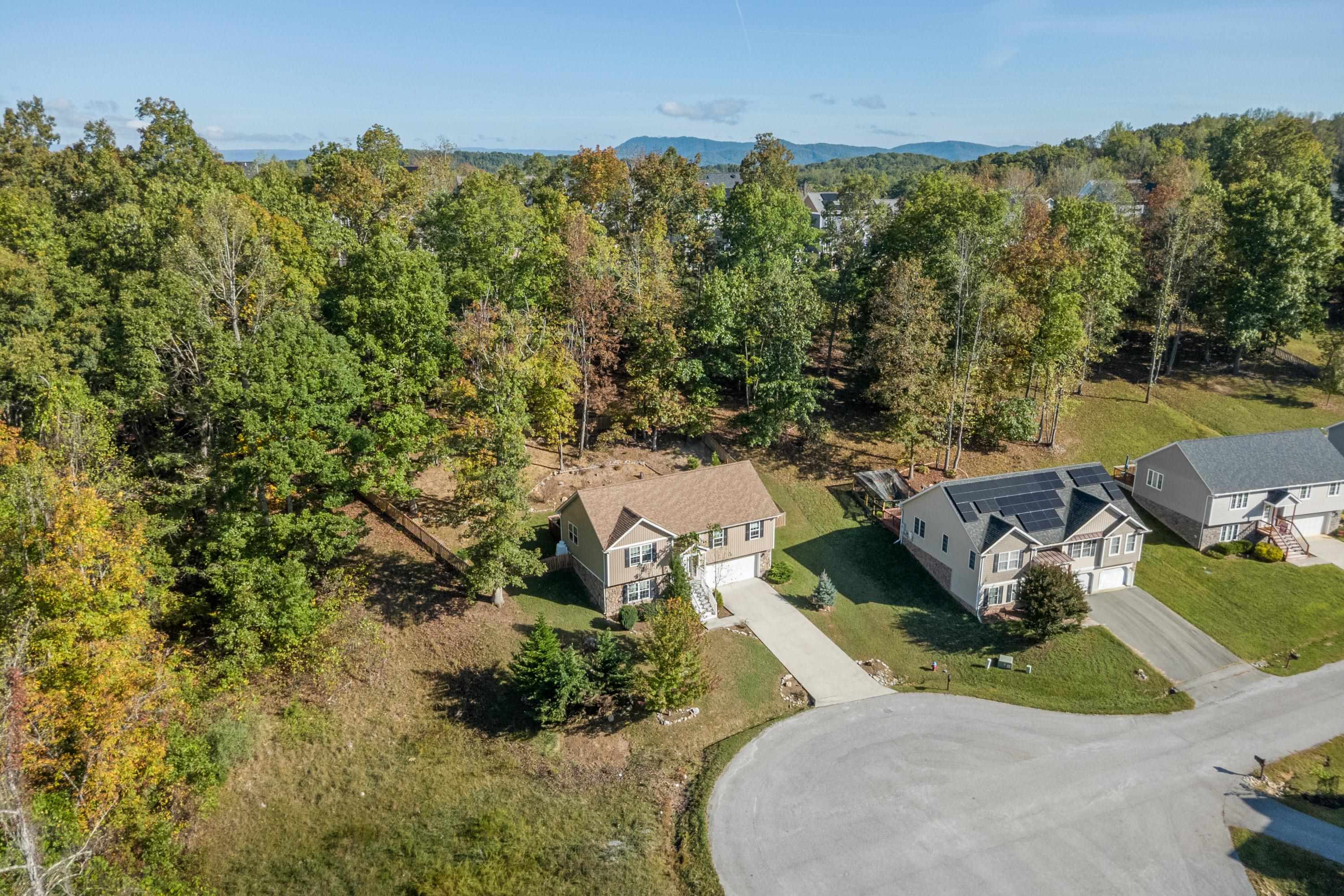 1048 Street Clair Lane Christiansburg VA 24073