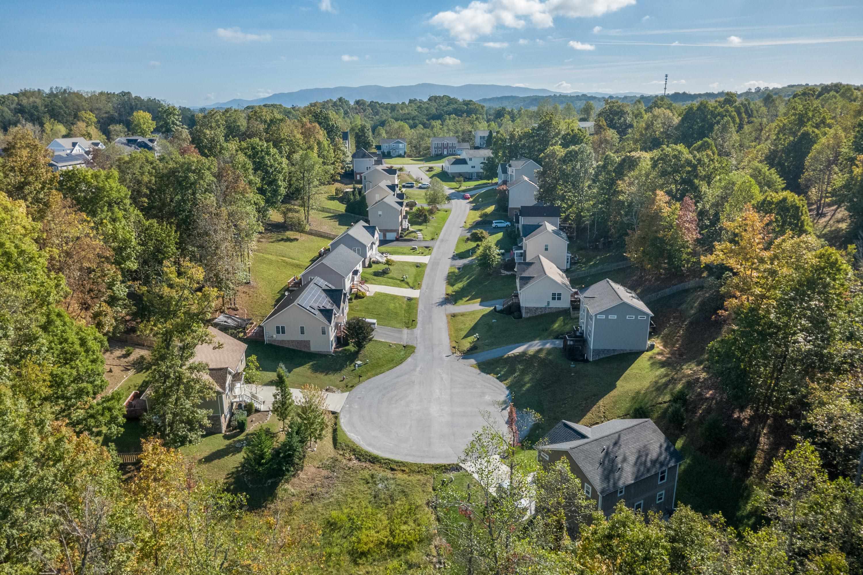 1048 Street Clair Lane Christiansburg VA 24073