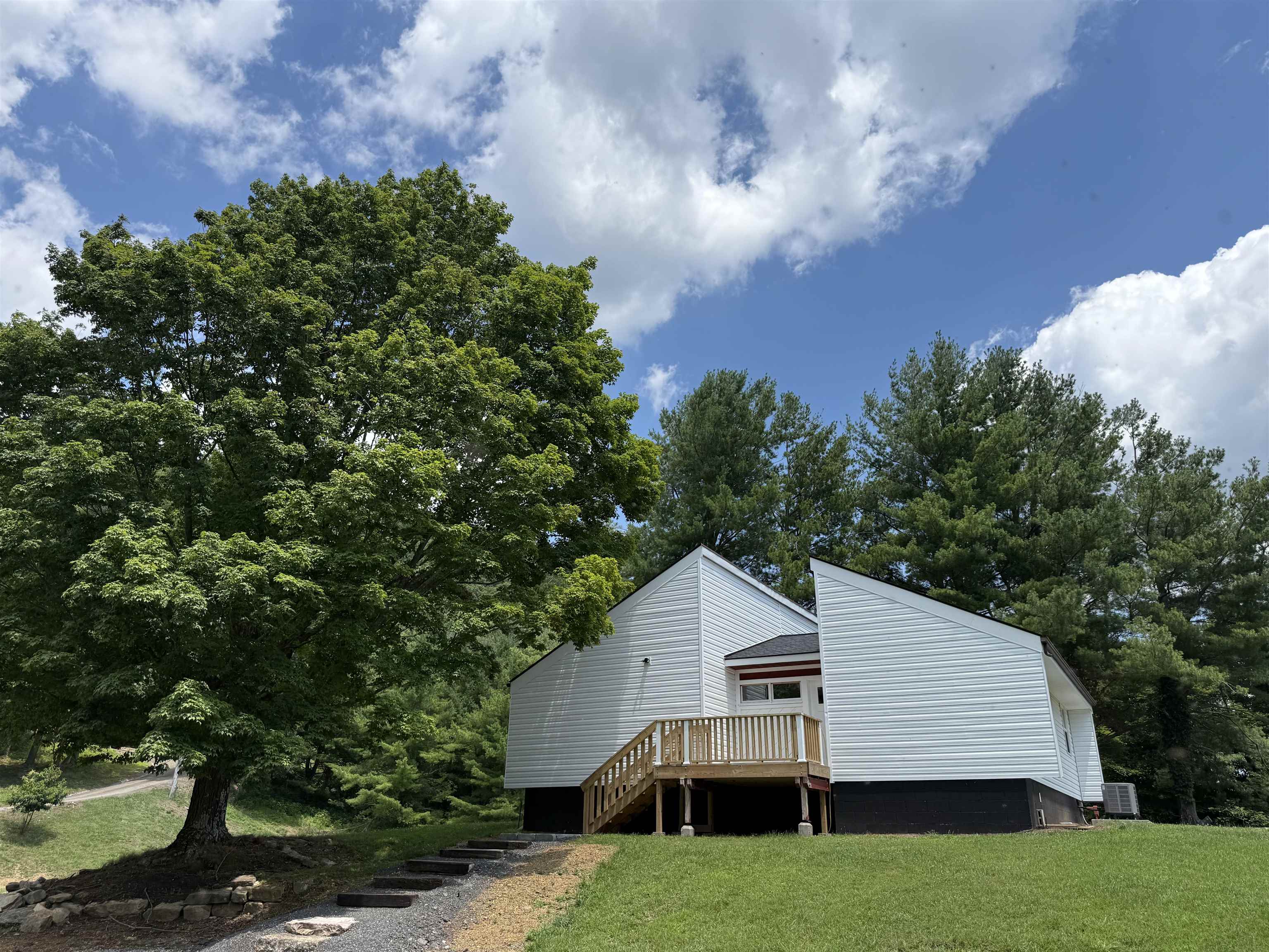 136 Freedom Lane Newport VA 24128