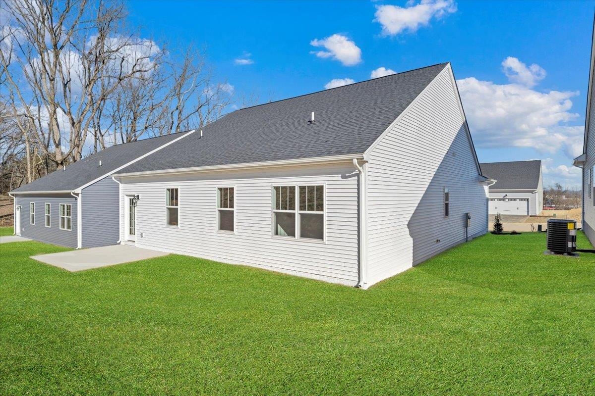 7379 King's Pointe Drive Fairlawn VA 24141