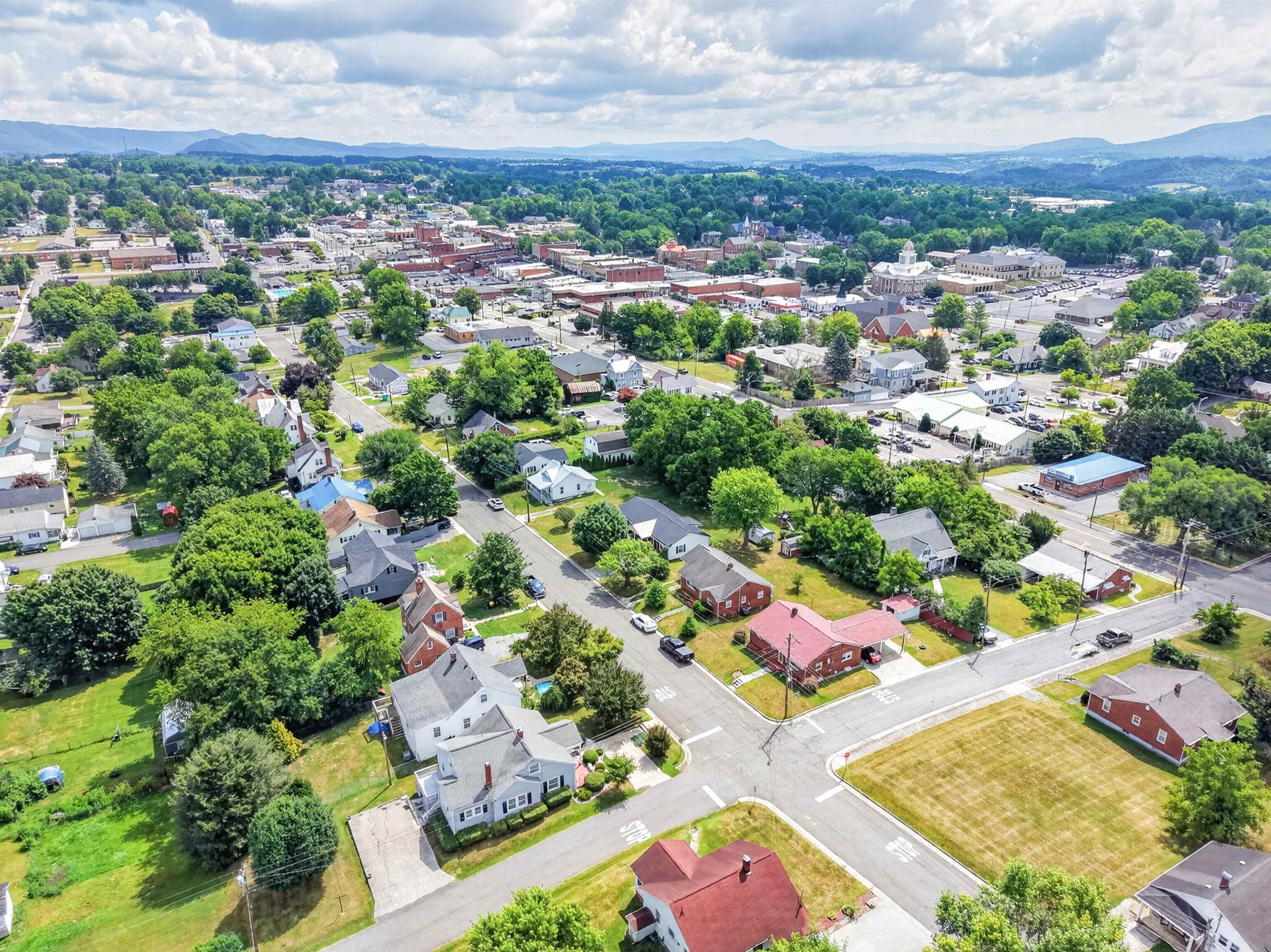 590 W North Street Wytheville VA 24382