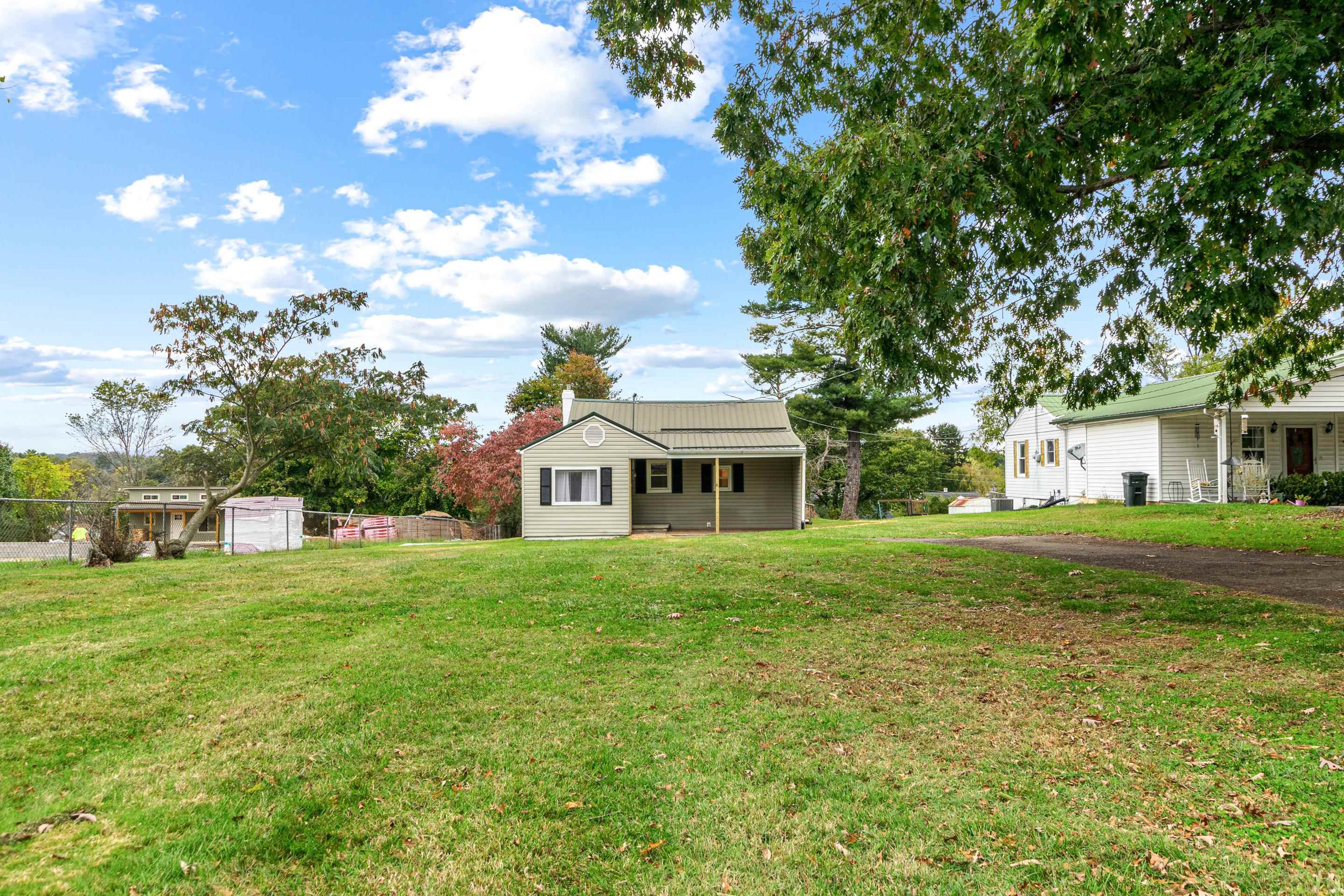 813 Thirteenth Street Radford VA 24141