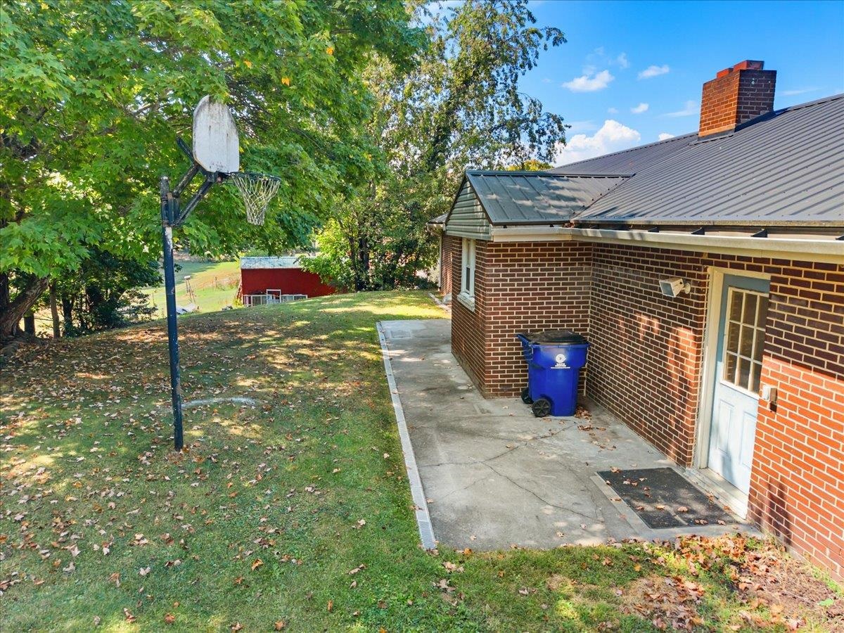 110 Rosehill Drive Christiansburg VA 24073