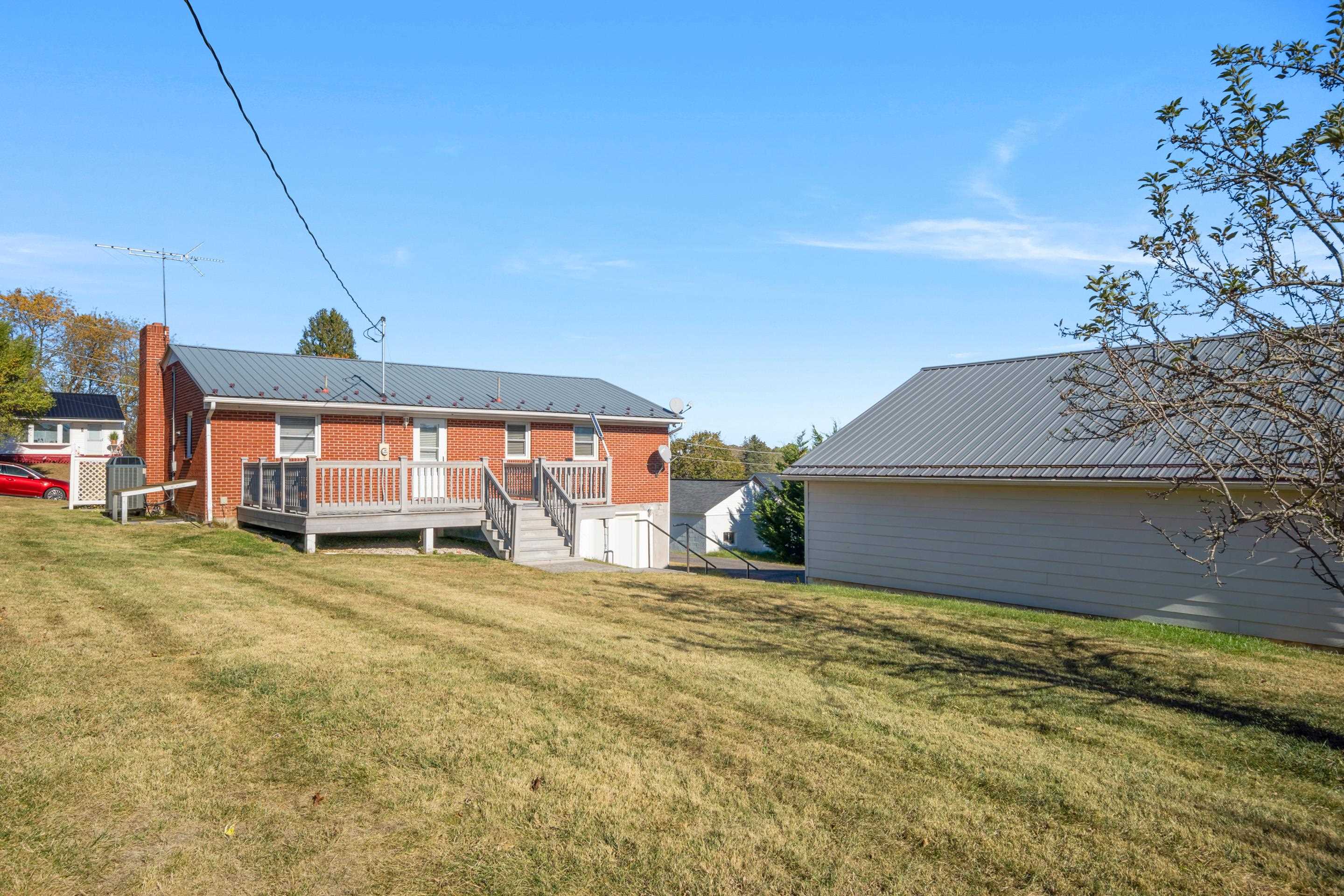 945 N 5th Street Wytheville VA 24382