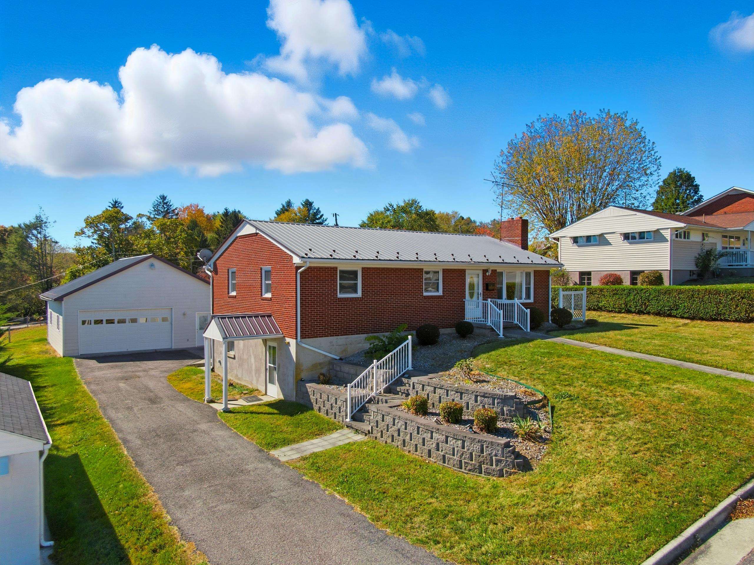 945 N 5th Street Wytheville VA 24382