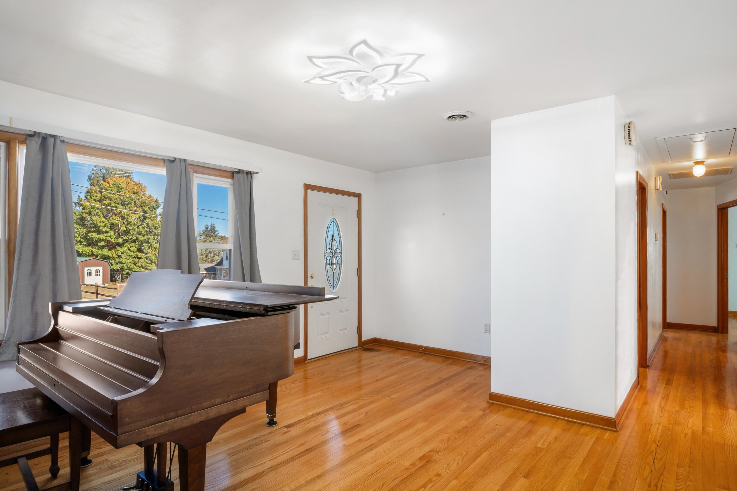 945 N 5th Street Wytheville VA 24382