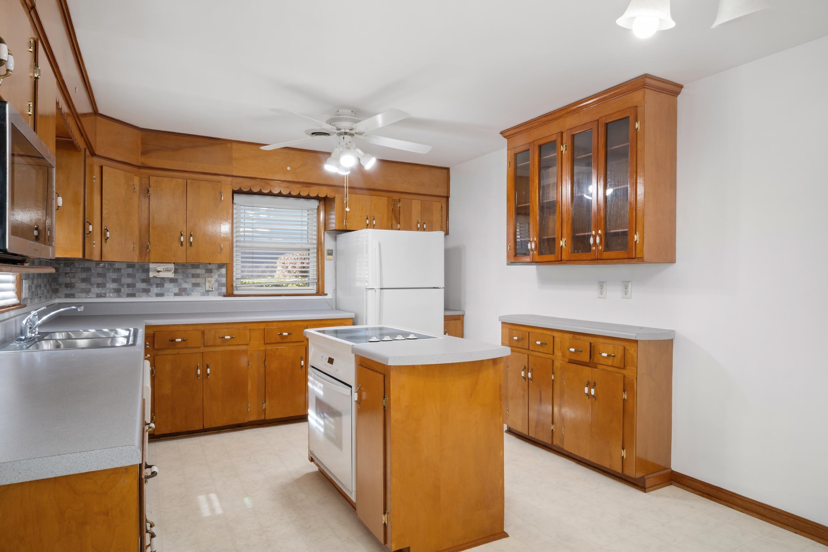 945 N 5th Street Wytheville VA 24382