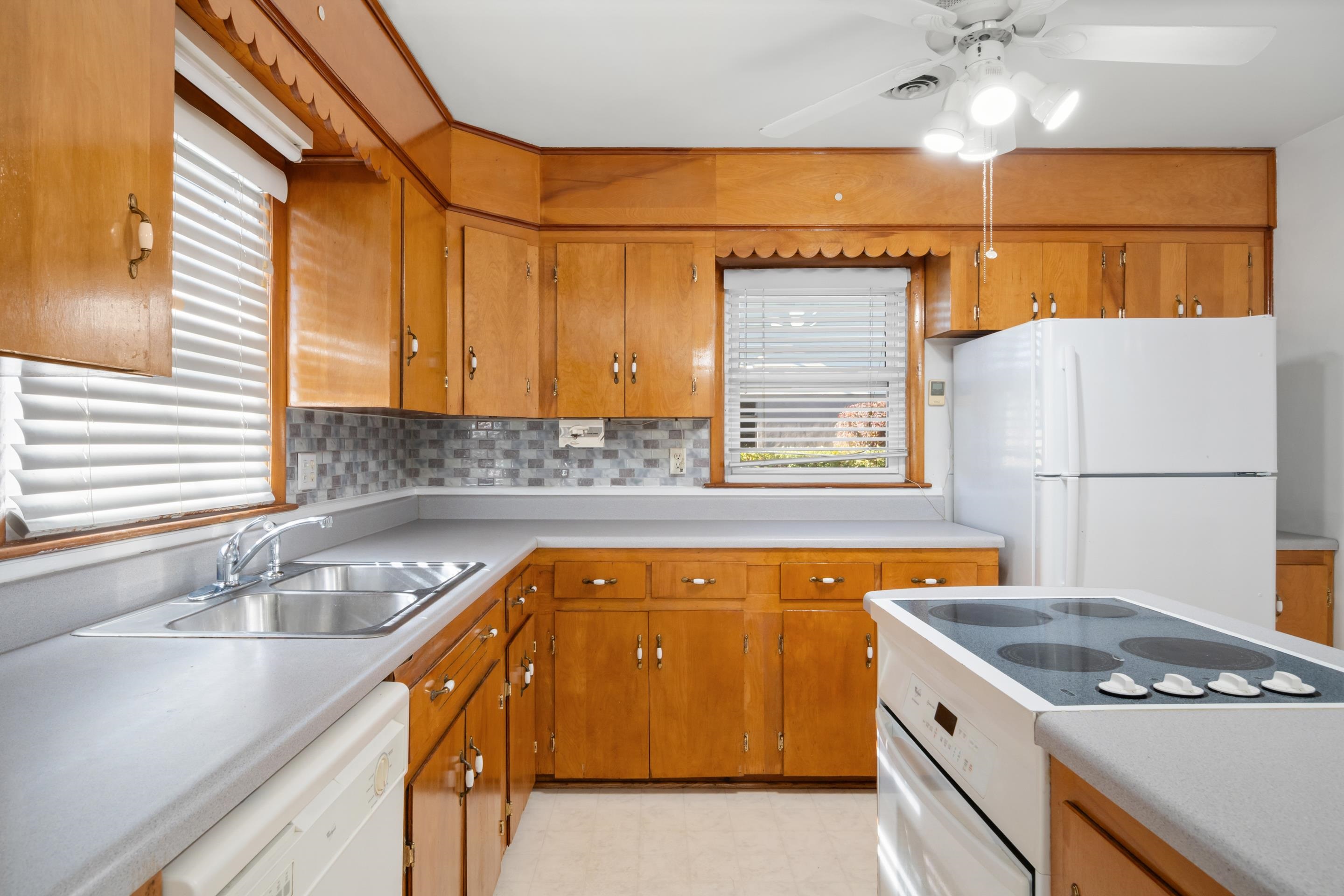 945 N 5th Street Wytheville VA 24382