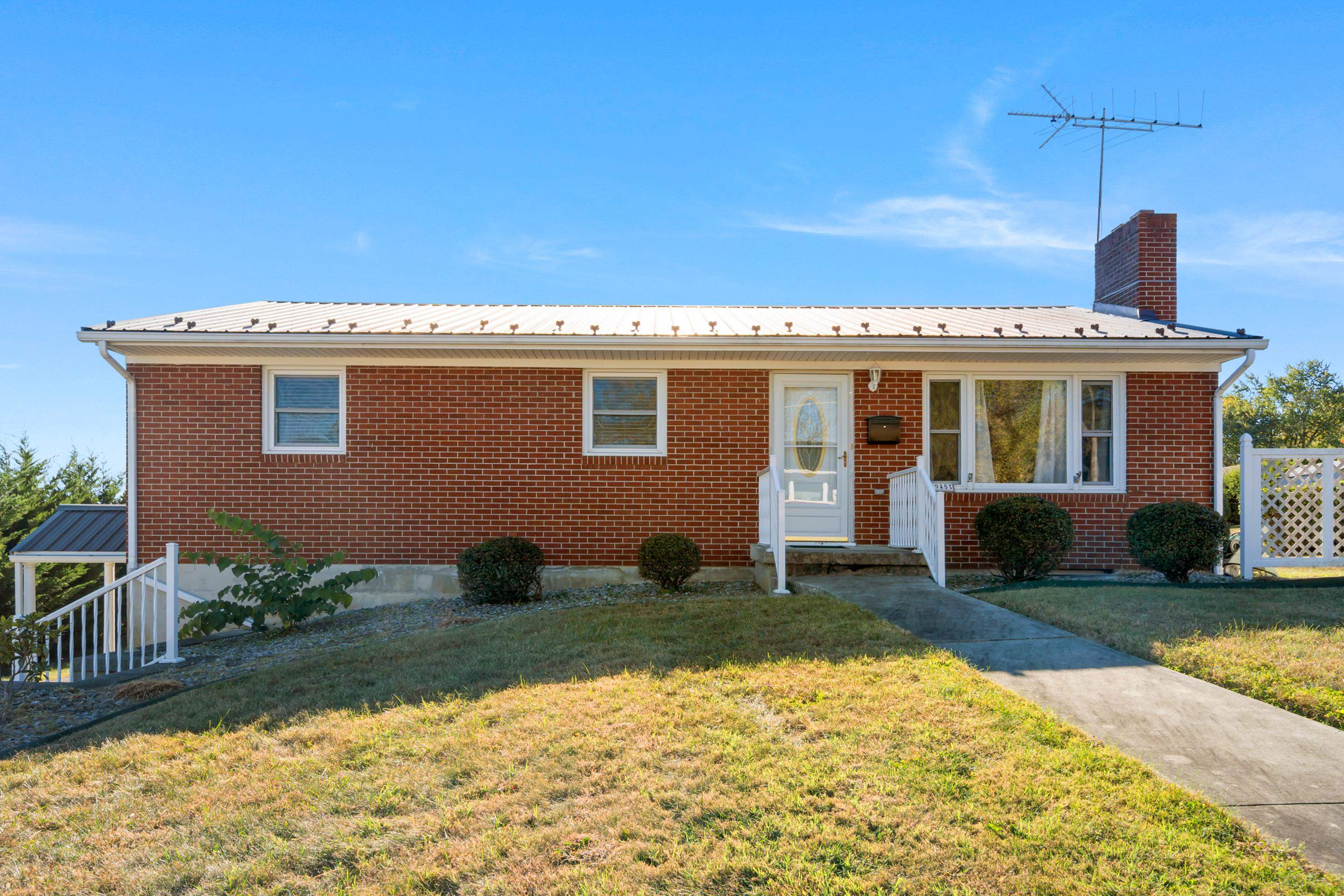 945 N 5th Street Wytheville VA 24382