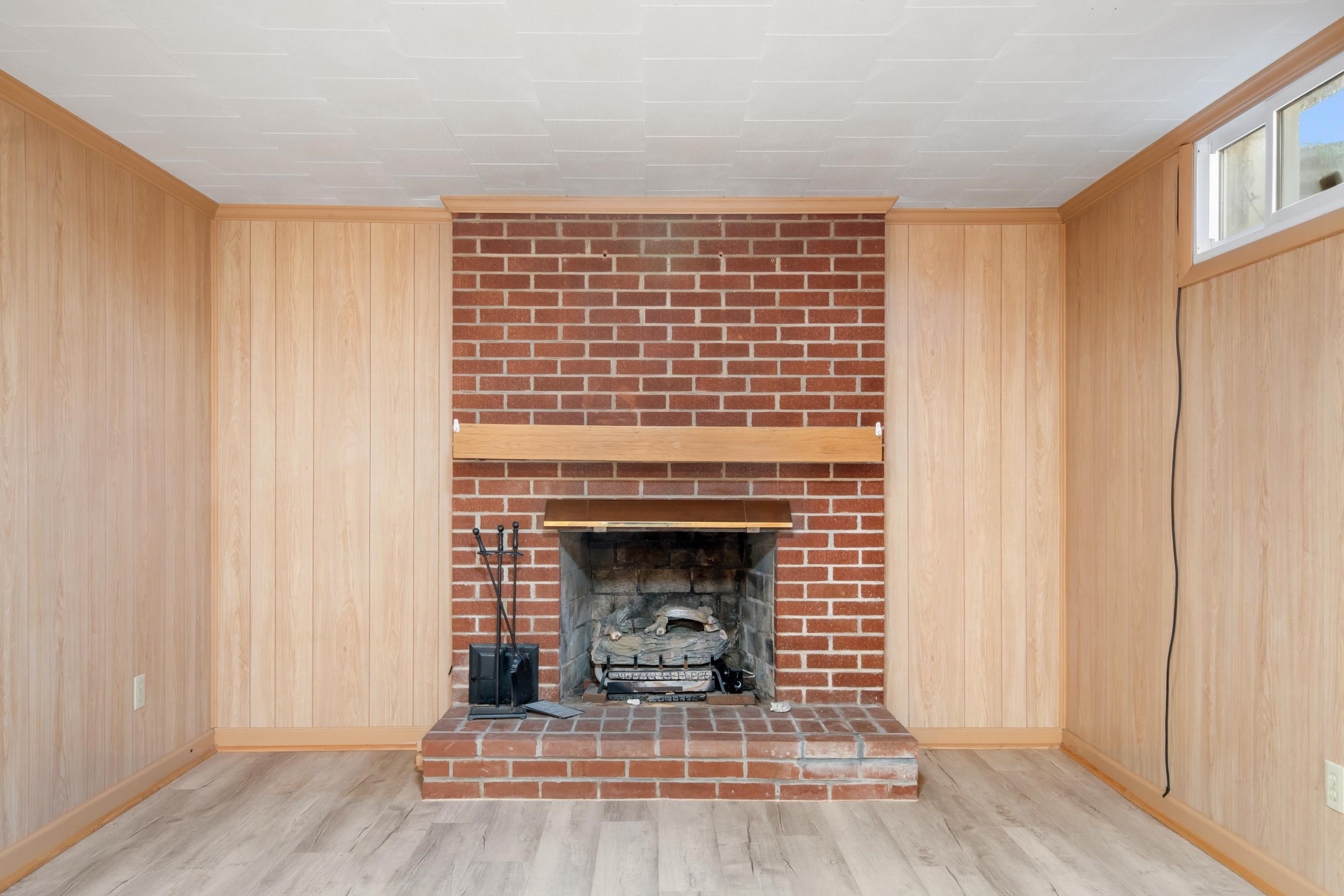 945 N 5th Street Wytheville VA 24382