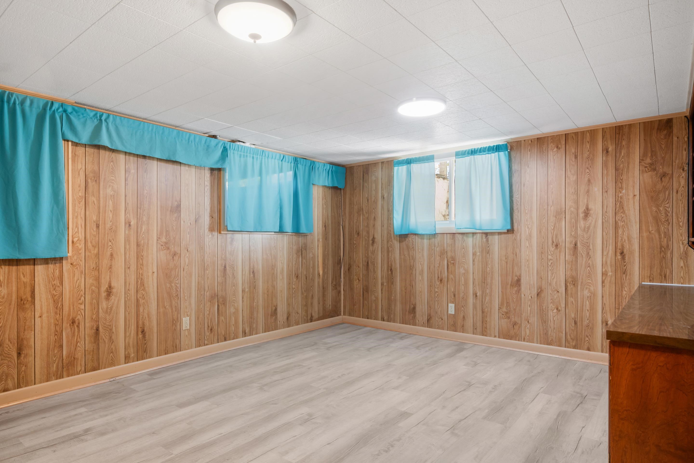 945 N 5th Street Wytheville VA 24382