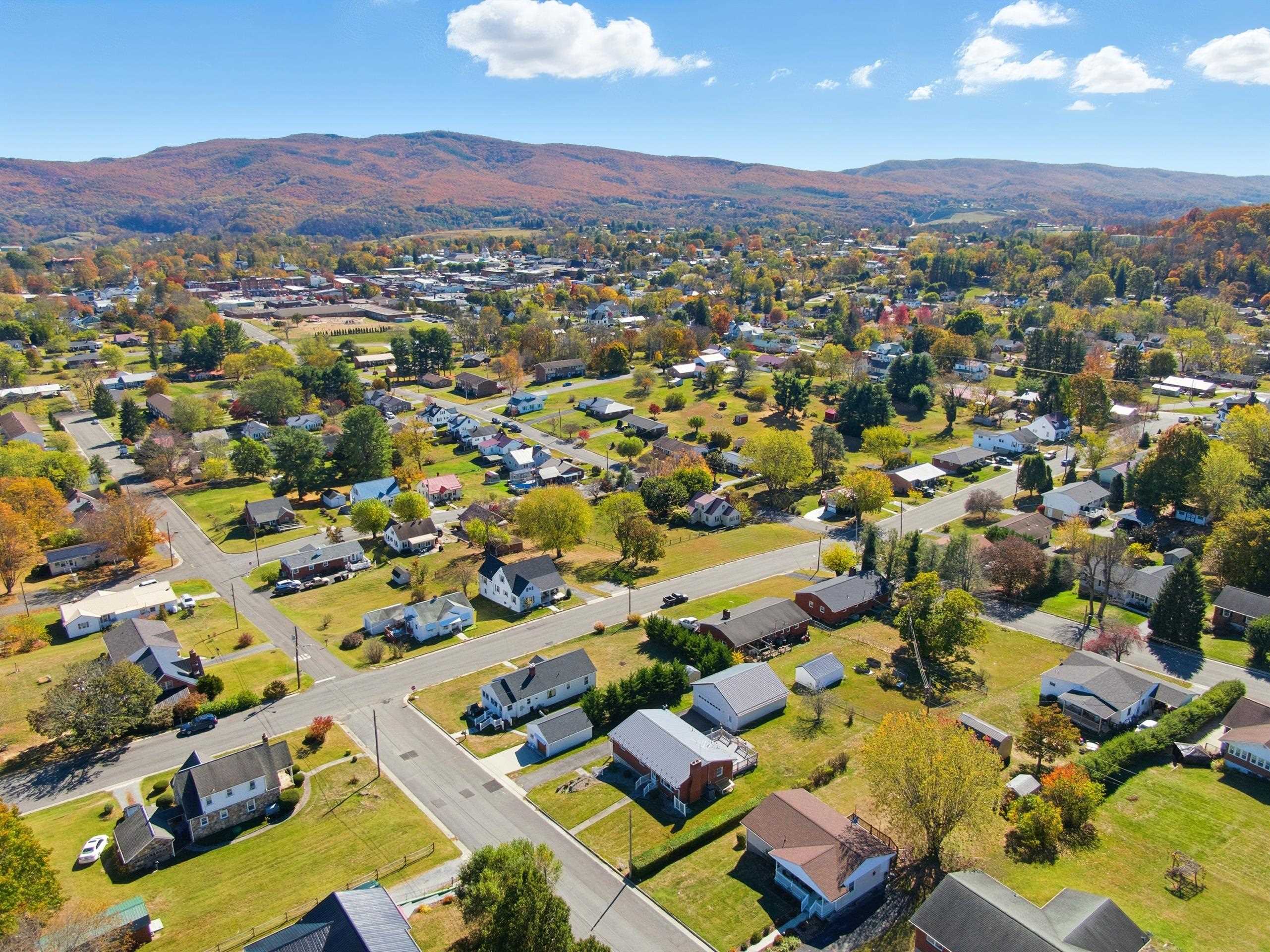 945 N 5th Street Wytheville VA 24382