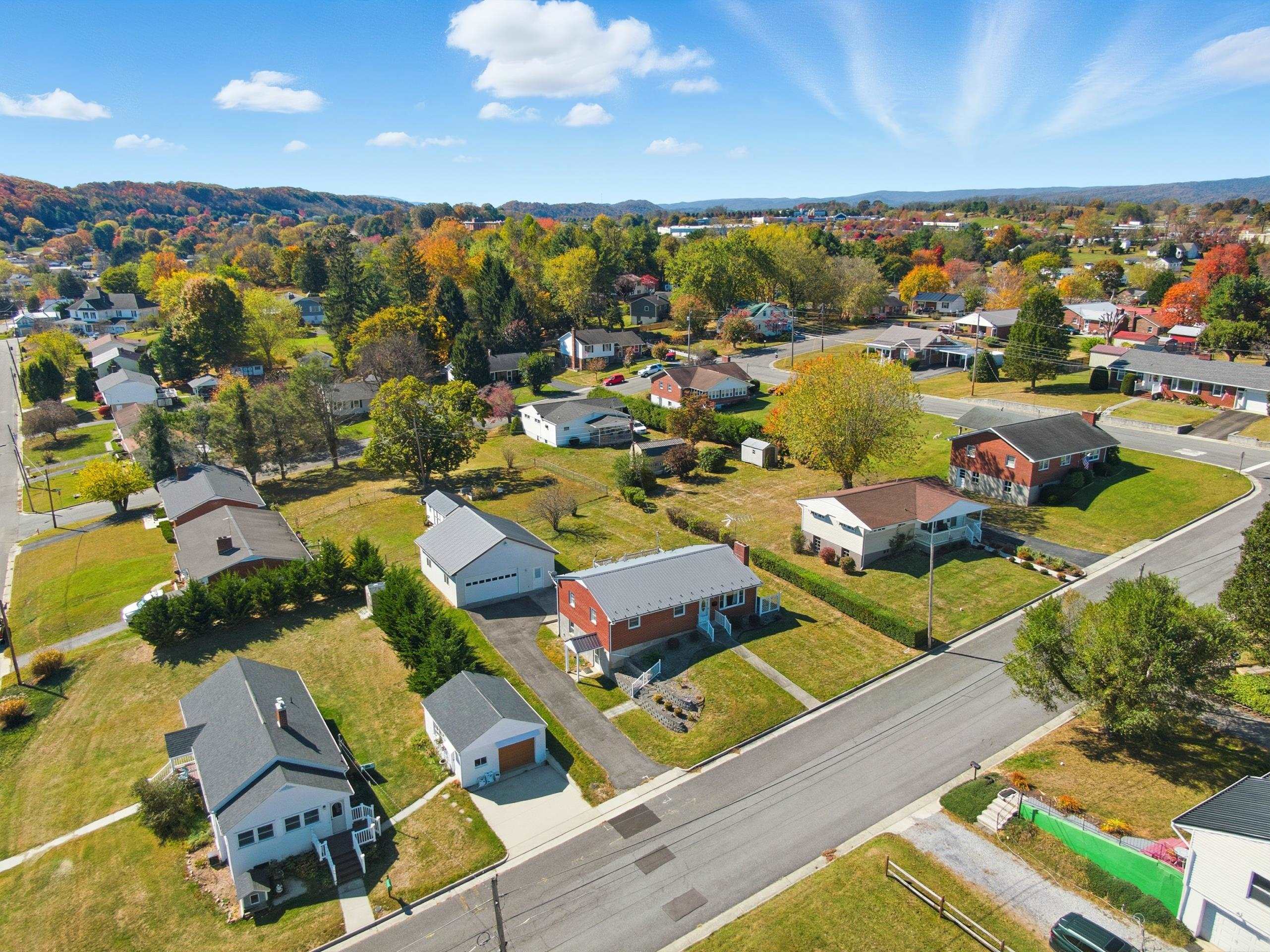 945 N 5th Street Wytheville VA 24382