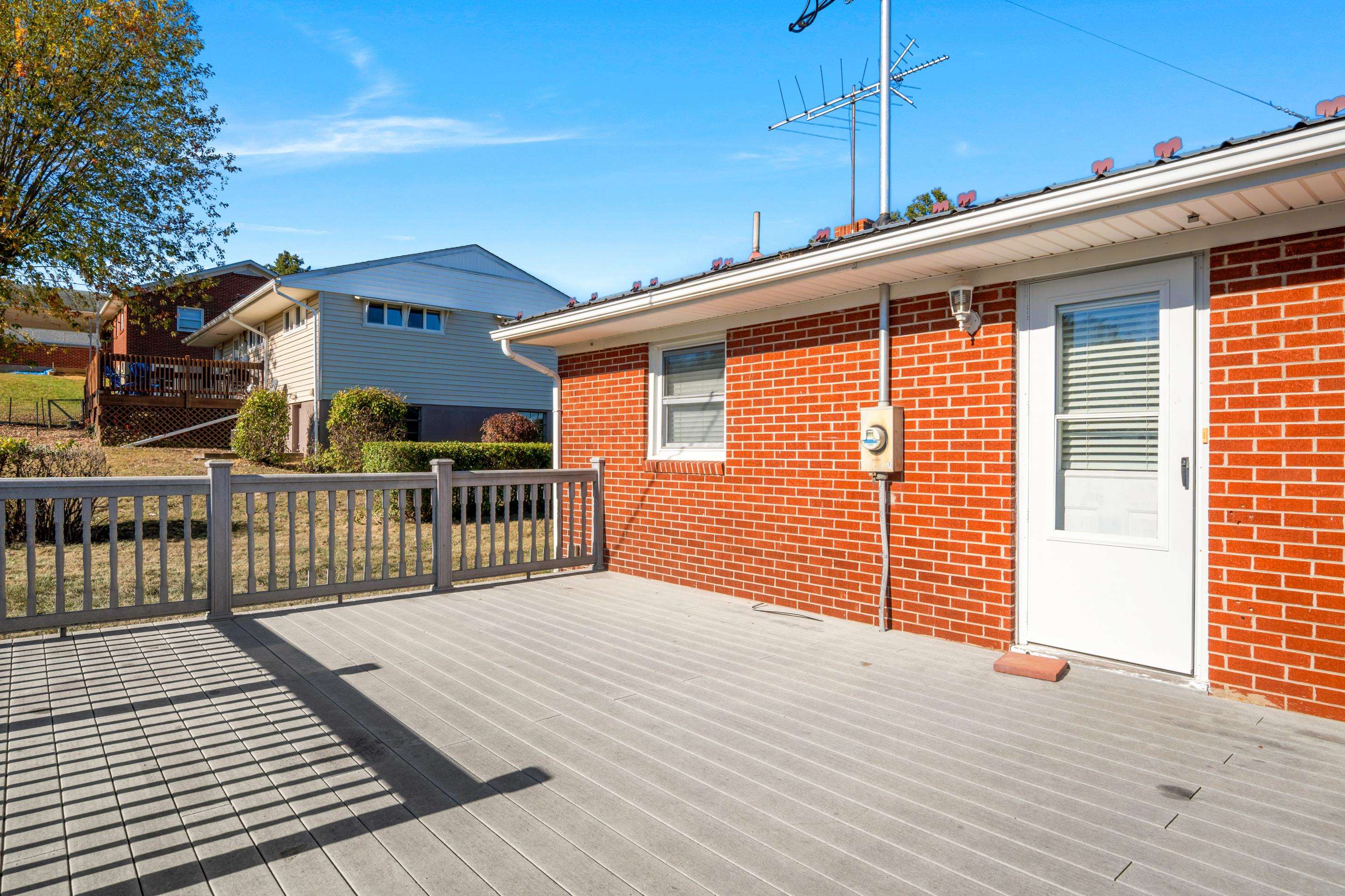 945 N 5th Street Wytheville VA 24382