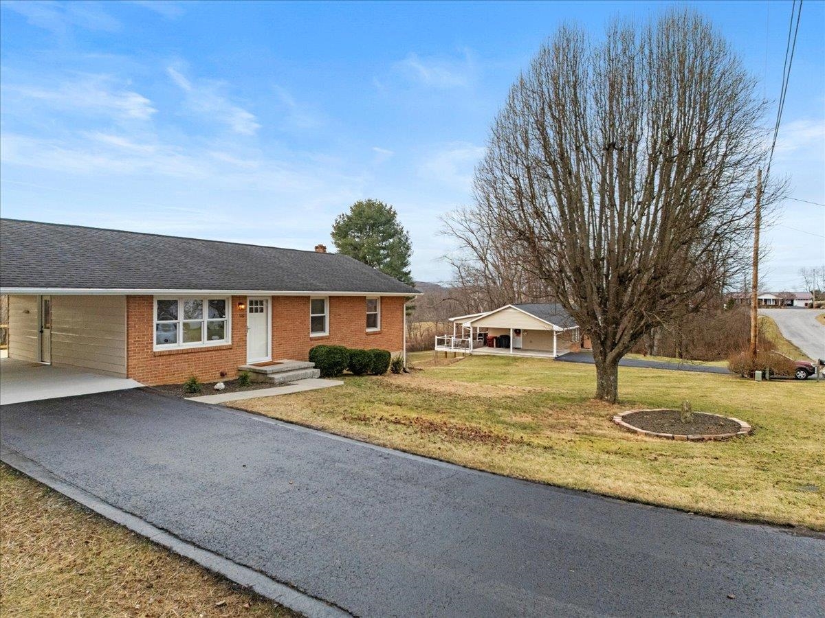 326 Rolling Hills Drive Christiansburg VA 24073