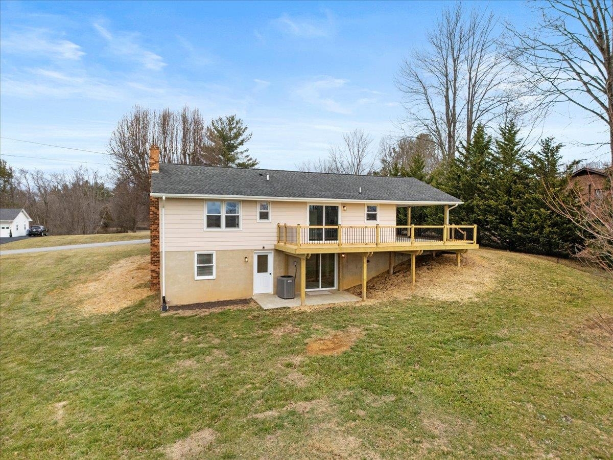 326 Rolling Hills Drive Christiansburg VA 24073