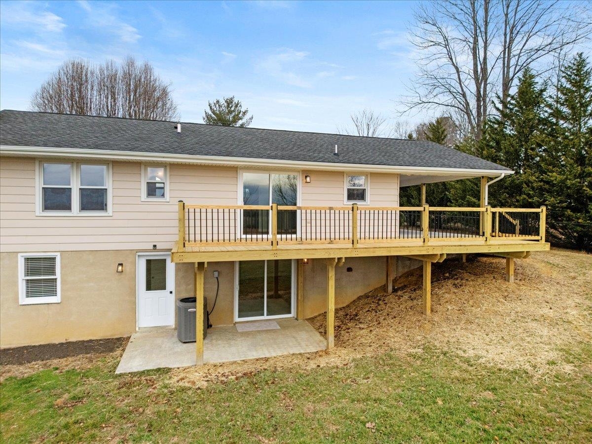 326 Rolling Hills Drive Christiansburg VA 24073