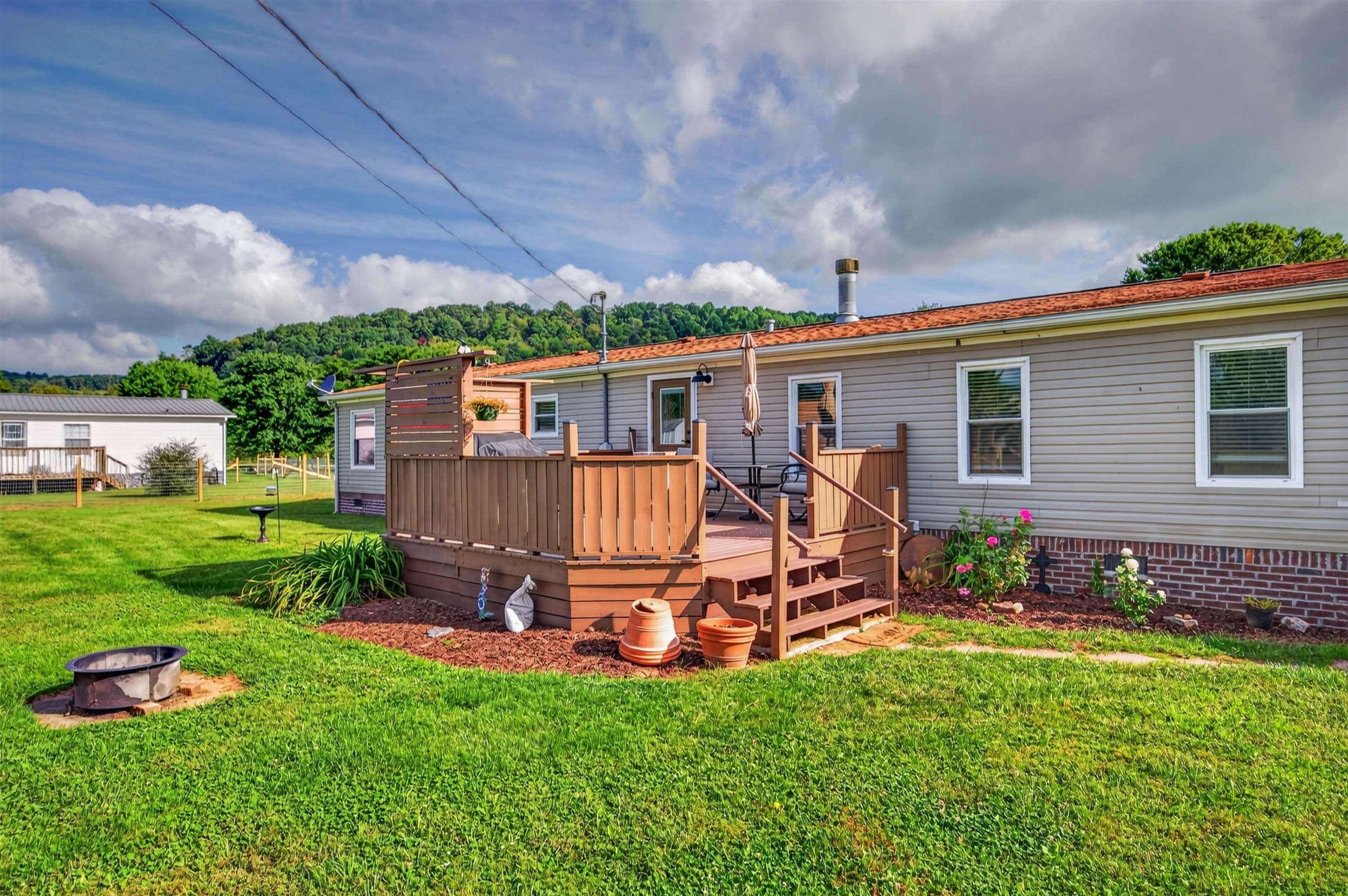3687 Ivanhoe Road Ivanhoe VA 24350