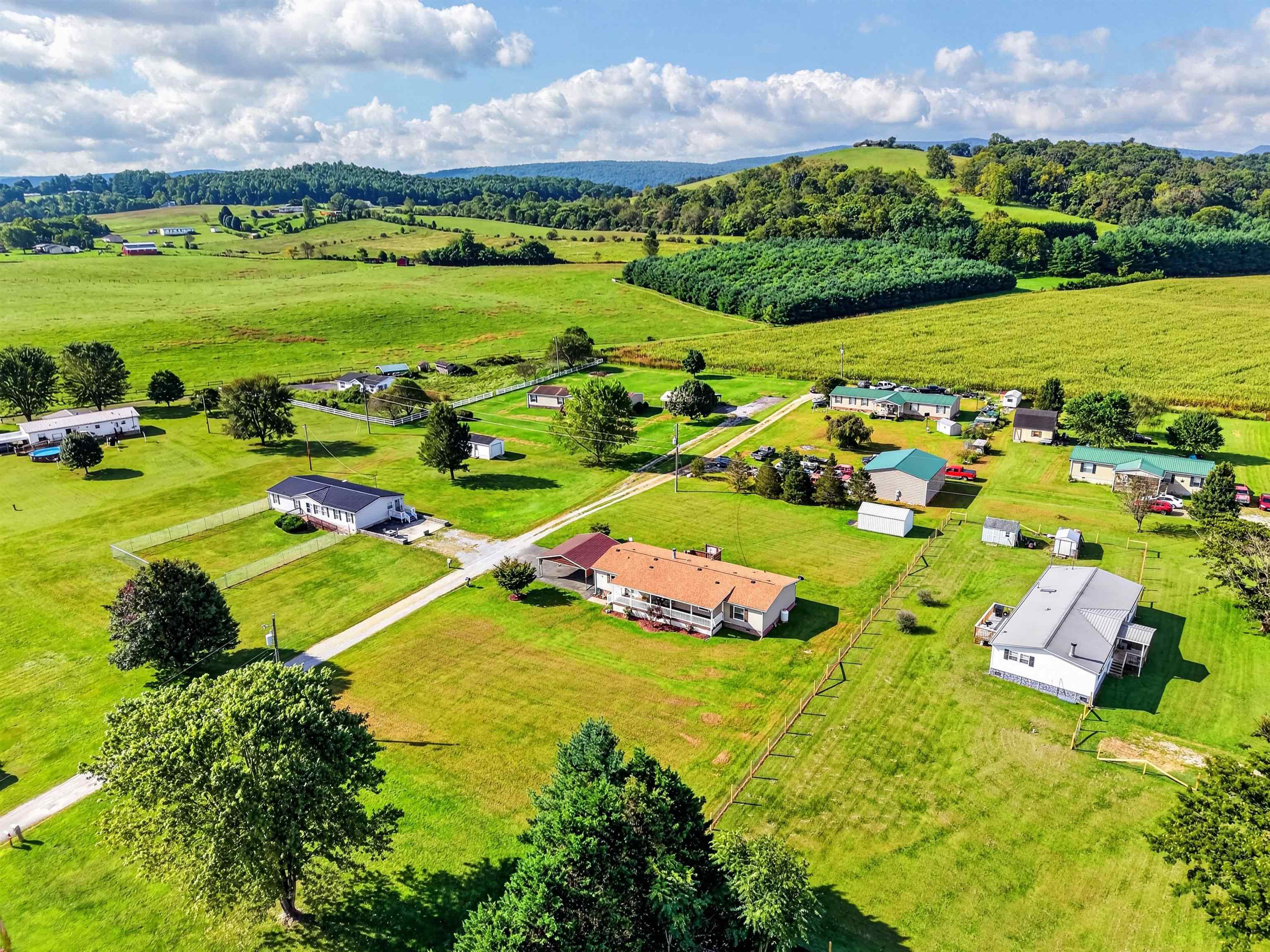 3687 Ivanhoe Road Ivanhoe VA 24350