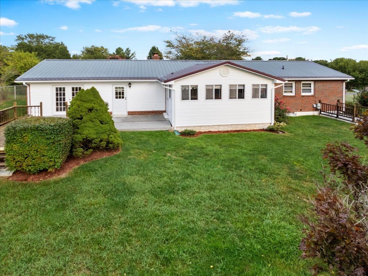 5333 Howery Street Dublin VA 24084