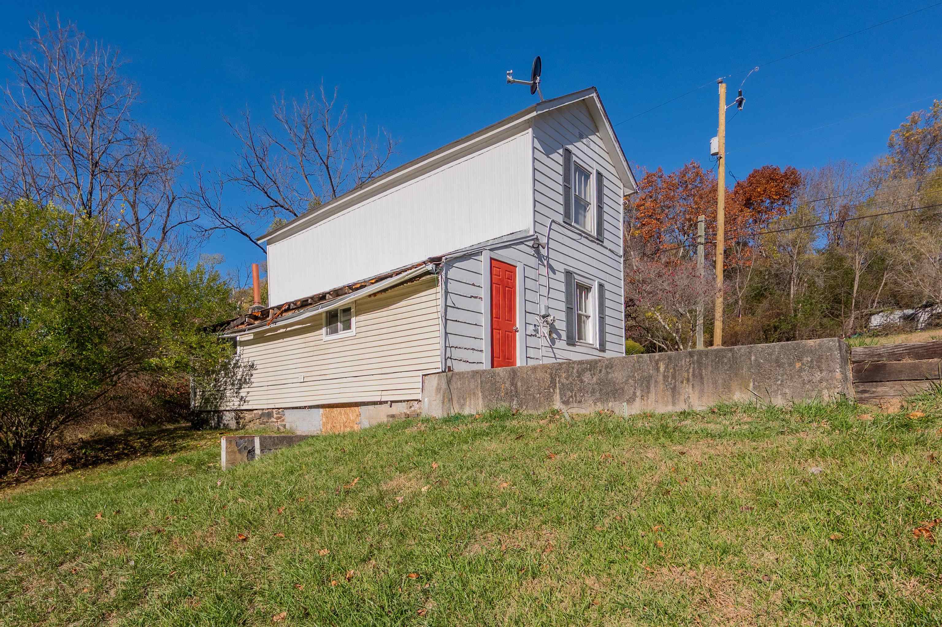 4033 Brookmont Road Pulaski VA 24301